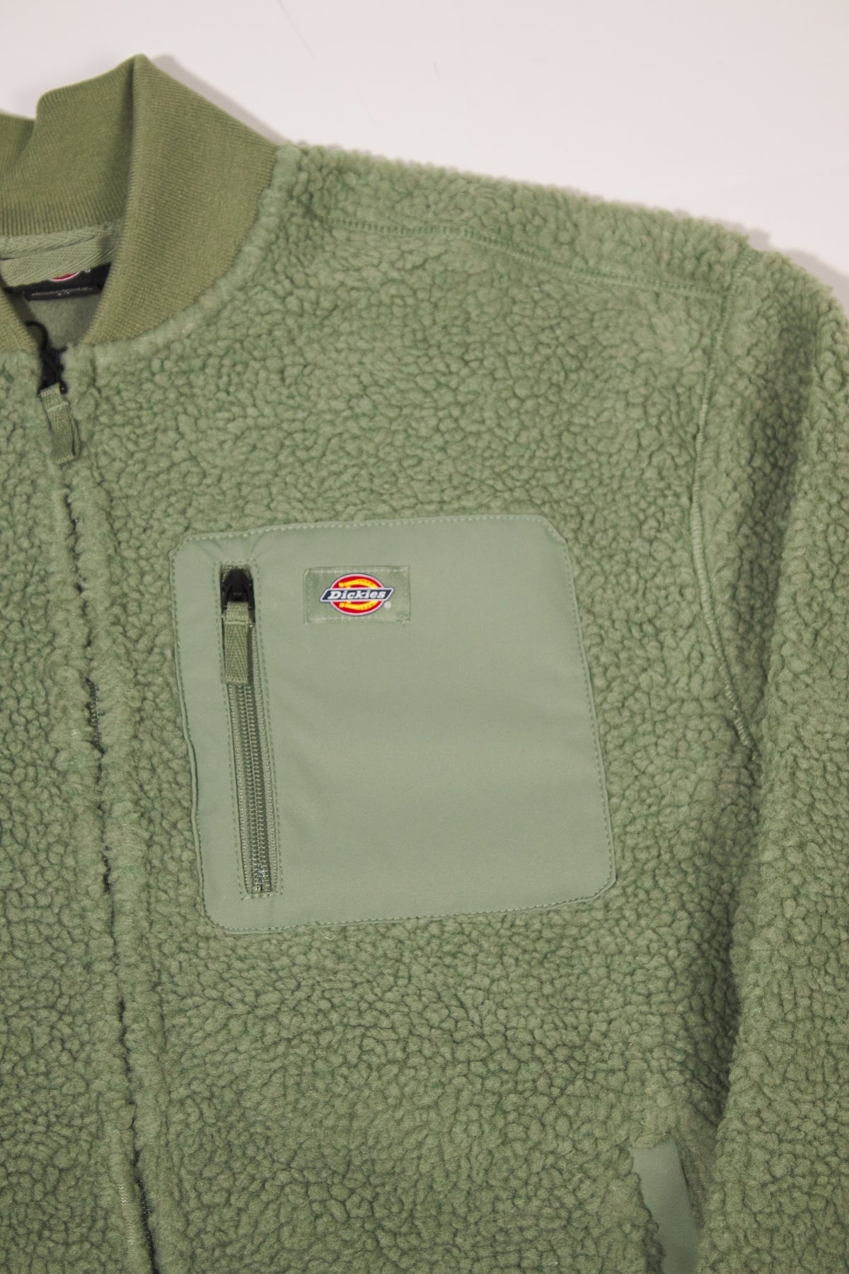 DICKIES CENTRAL SHERPA en color VERDE  (2)
