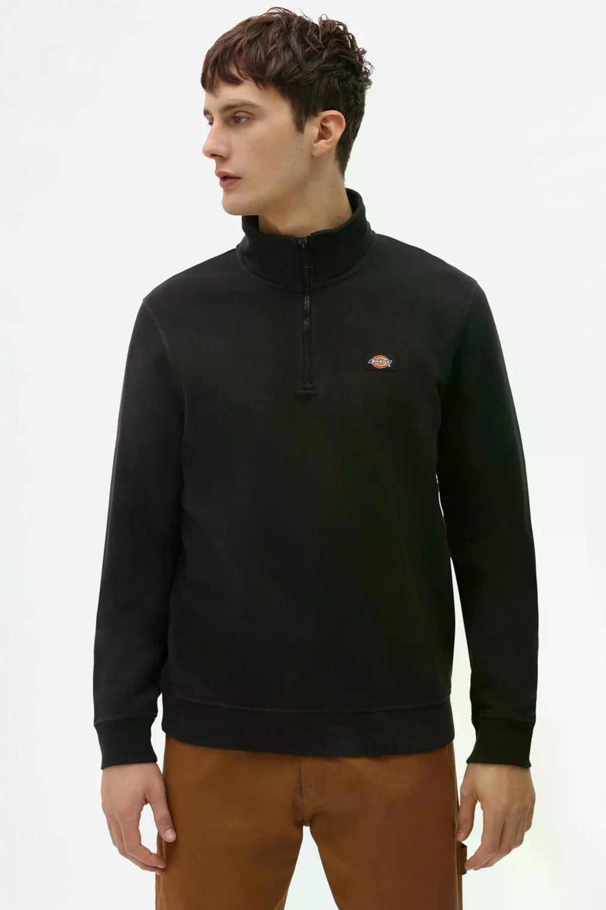 DICKIES OAKPORT QUARTER en color NEGRO  (1)