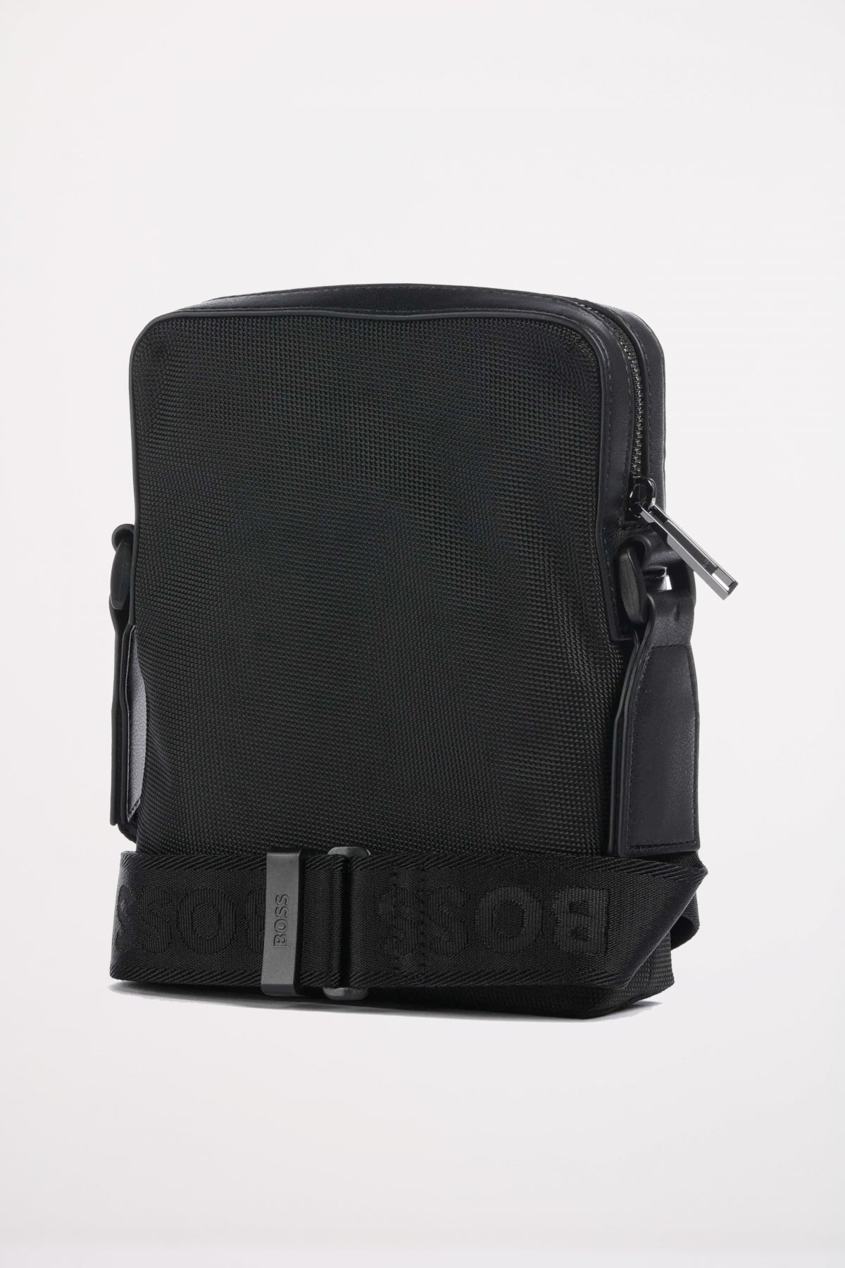 HUGO BOSS RAY N NS ZIP en color NEGRO  (2)