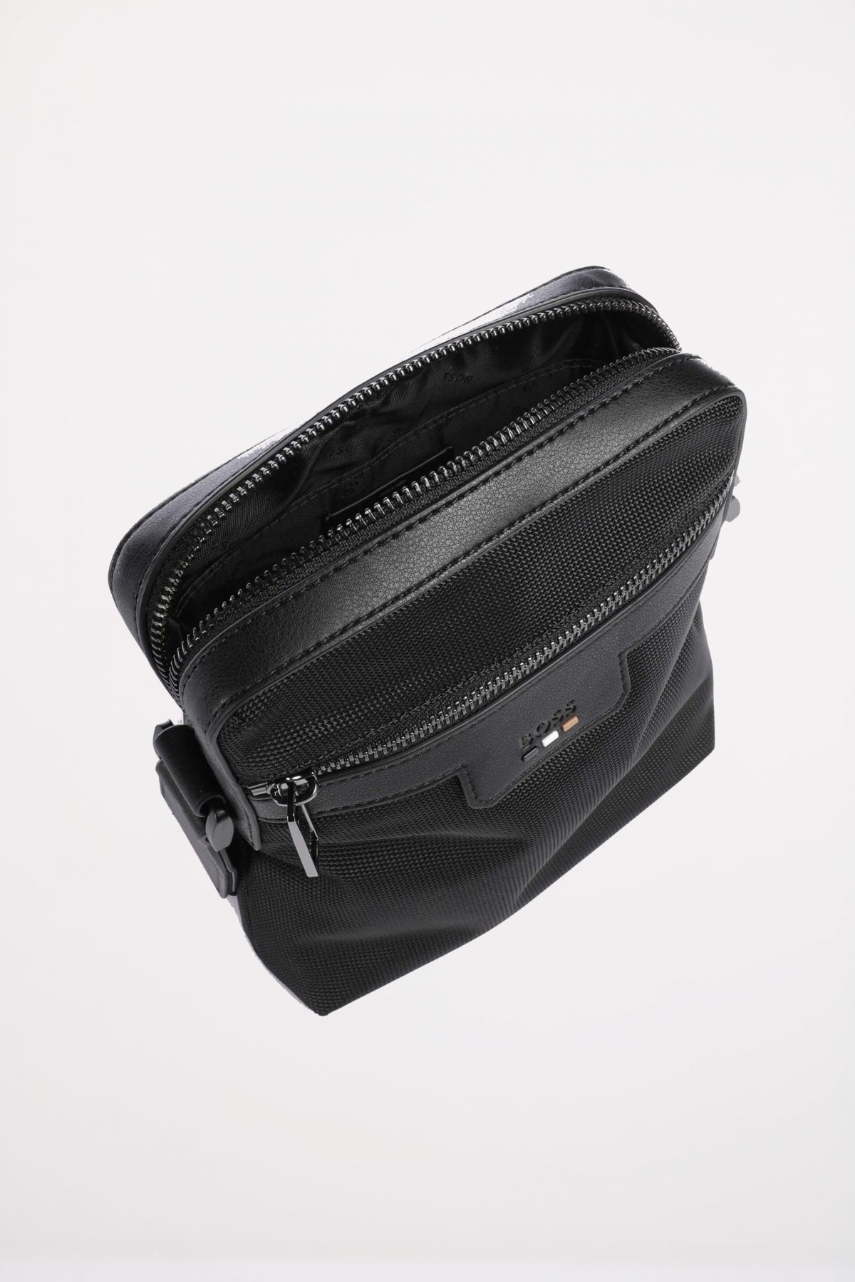 HUGO BOSS RAY N NS ZIP en color NEGRO  (4)