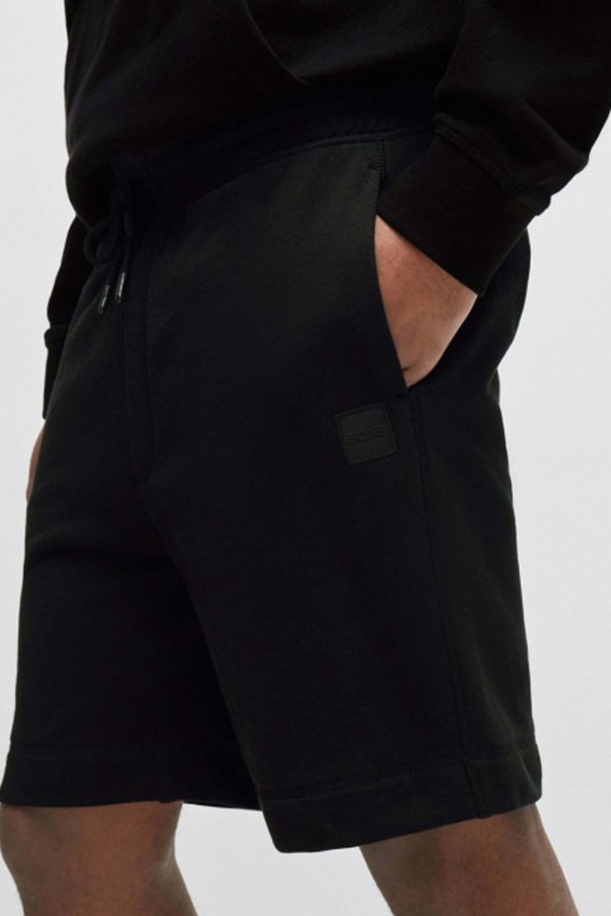 BOSS HB  en color NEGRO  (4)