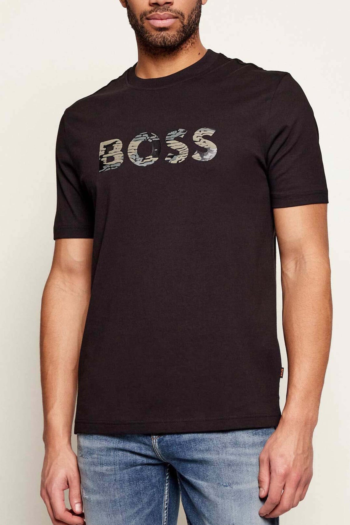 BOSS  TE INSIGNIA  en color NEGRO  (1)