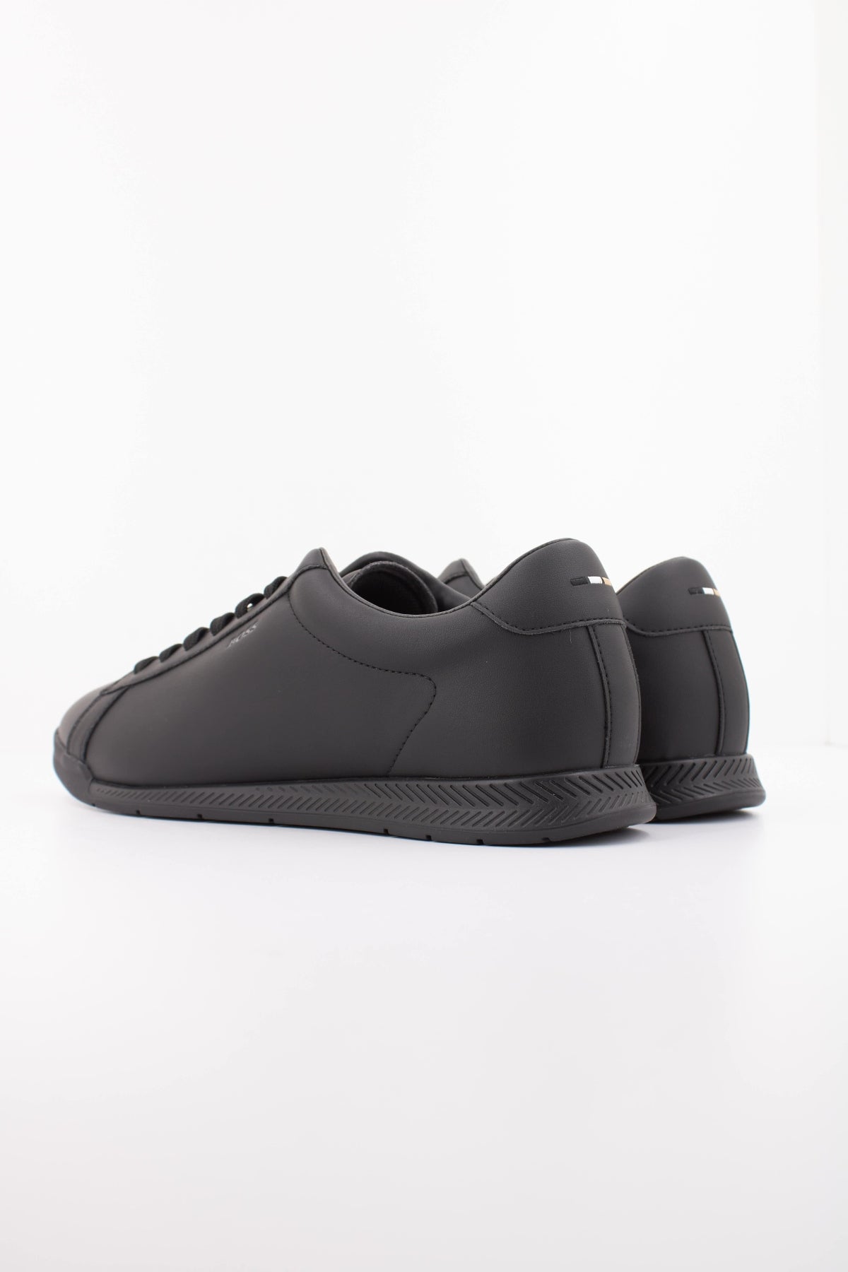 BOSS HB NITAN LOWP en color NEGRO  (4)