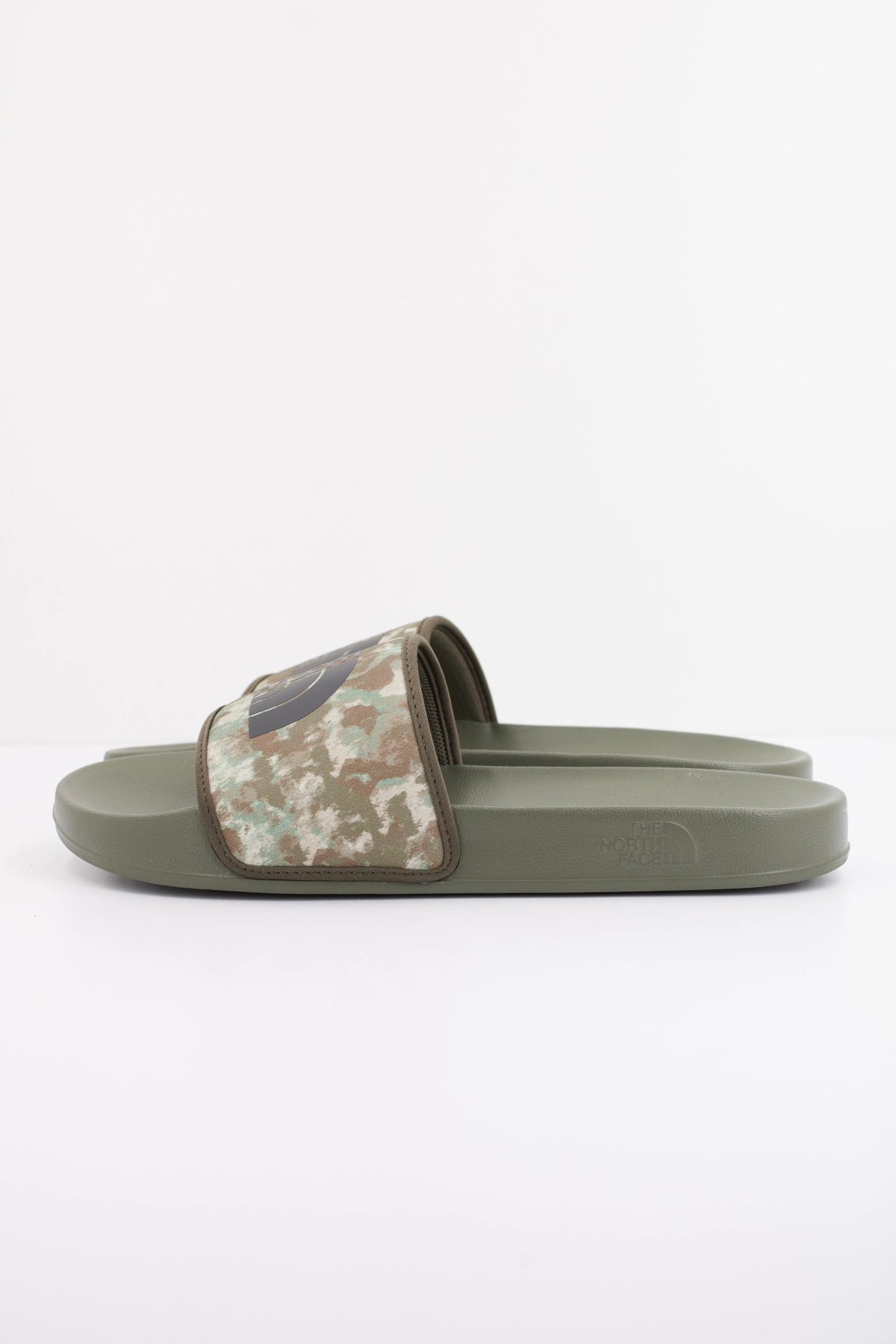 THE NORTH FACE PALA M BASECAMP SLIDE en color VERDE  (1)