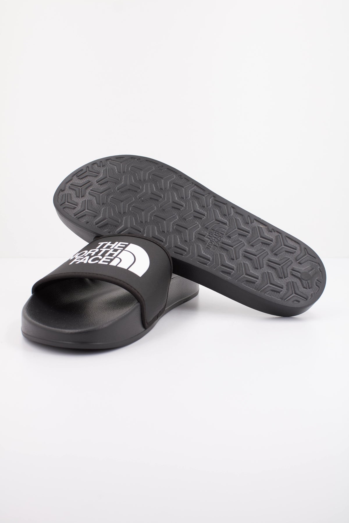 THE NORTH FACE PALA M BASECAMP SLIDE en color NEGRO  (5)