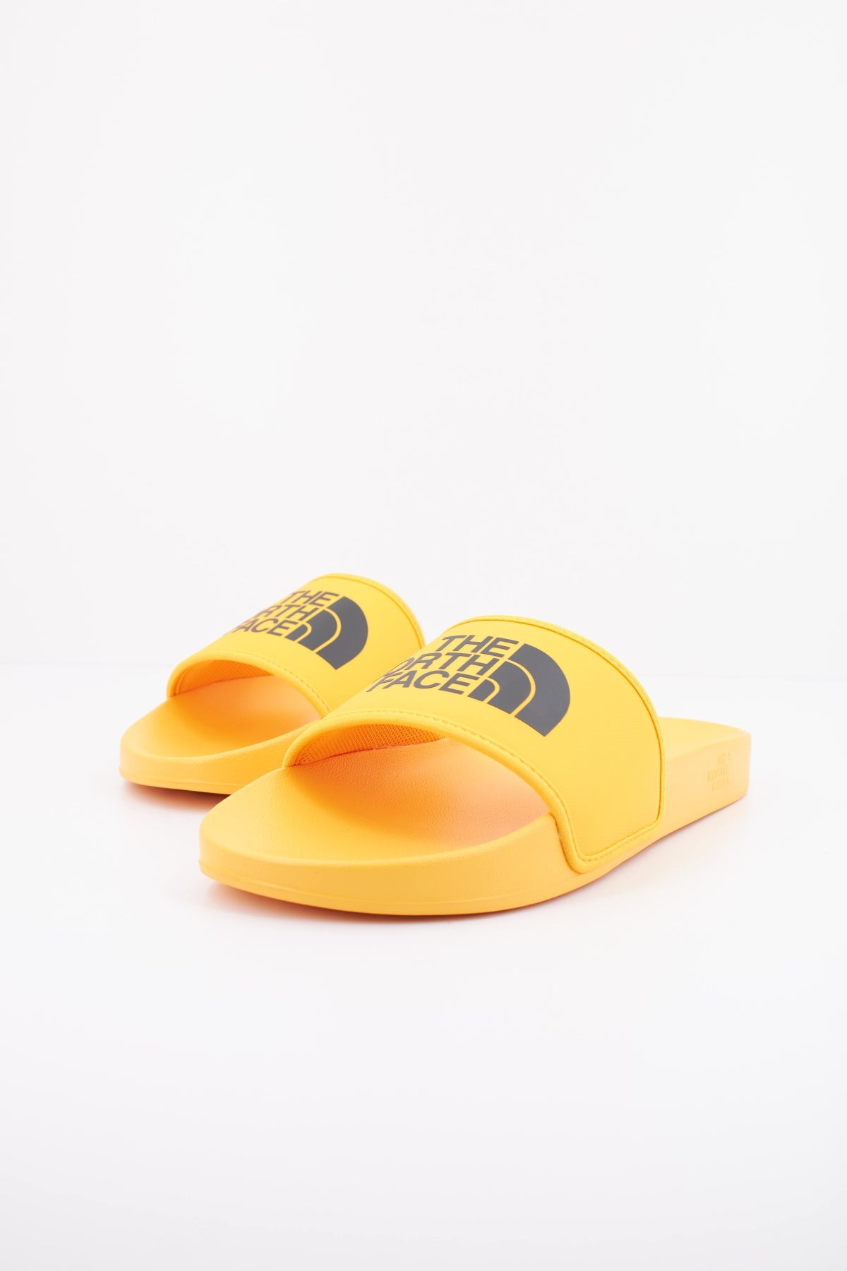 THE NORTH FACE PALA M BASECAMP SLIDE en color AMARILLO  (2)