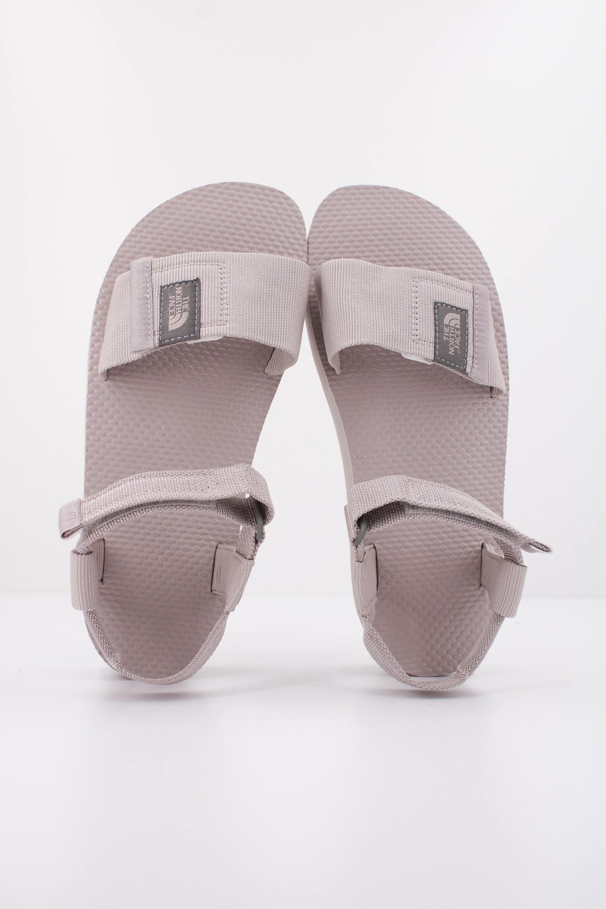 THE NORTH FACE W SKEENA PLATFORM MOON en color GRIS  (3)