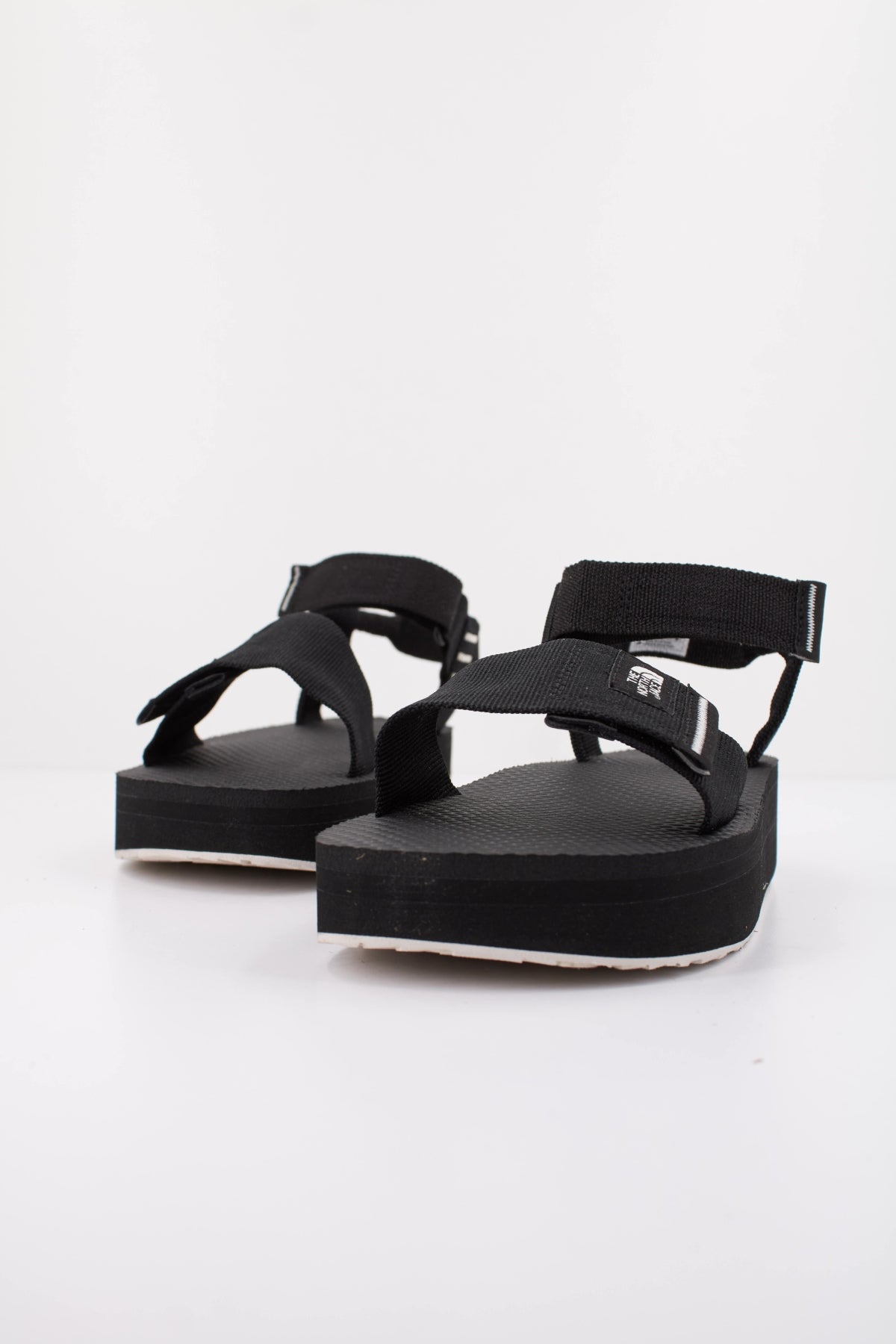 THE NORTH FACE W SKEENA PLATFORM TNF en color NEGRO  (2)
