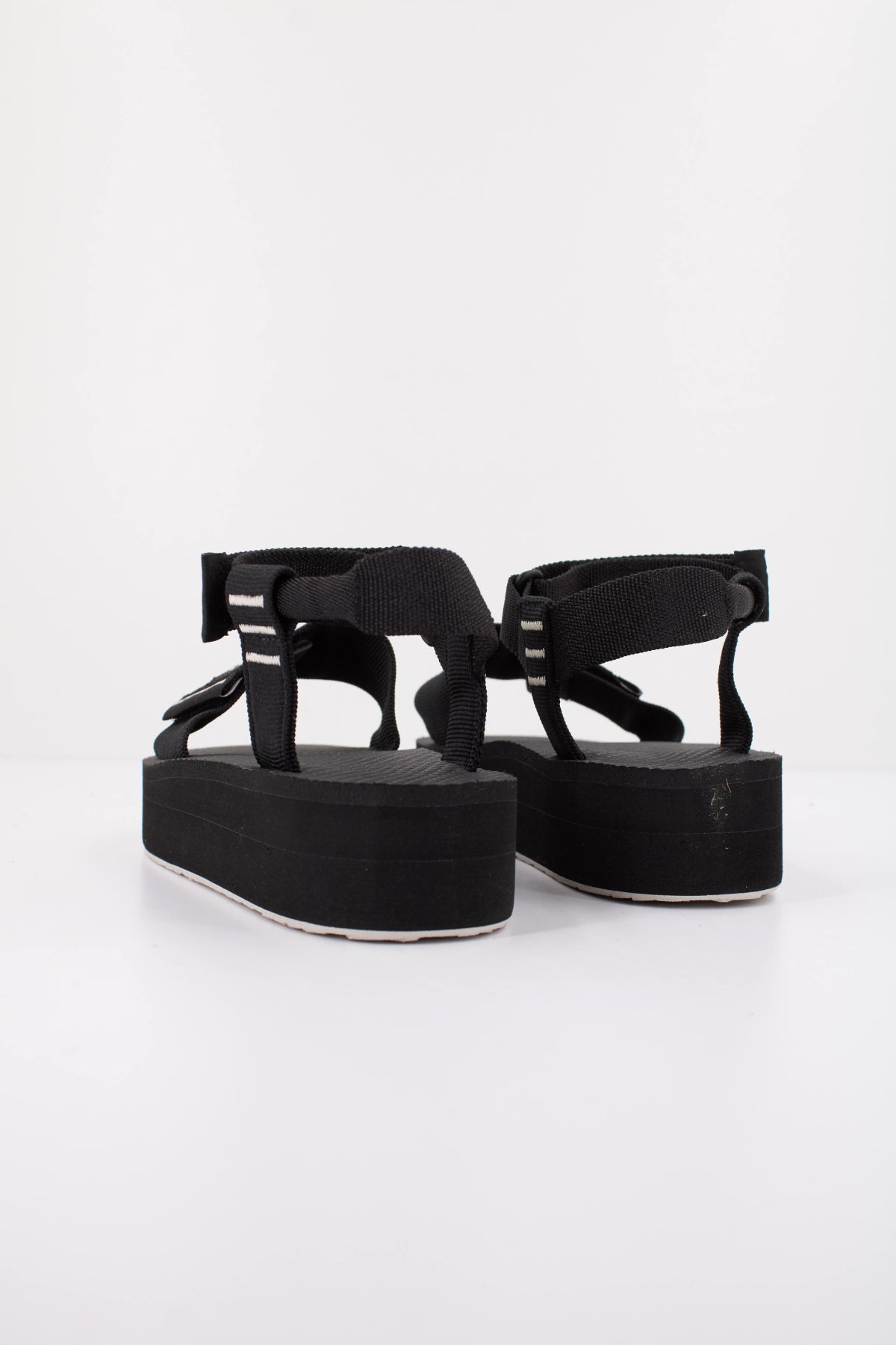 THE NORTH FACE W SKEENA PLATFORM TNF en color NEGRO  (4)