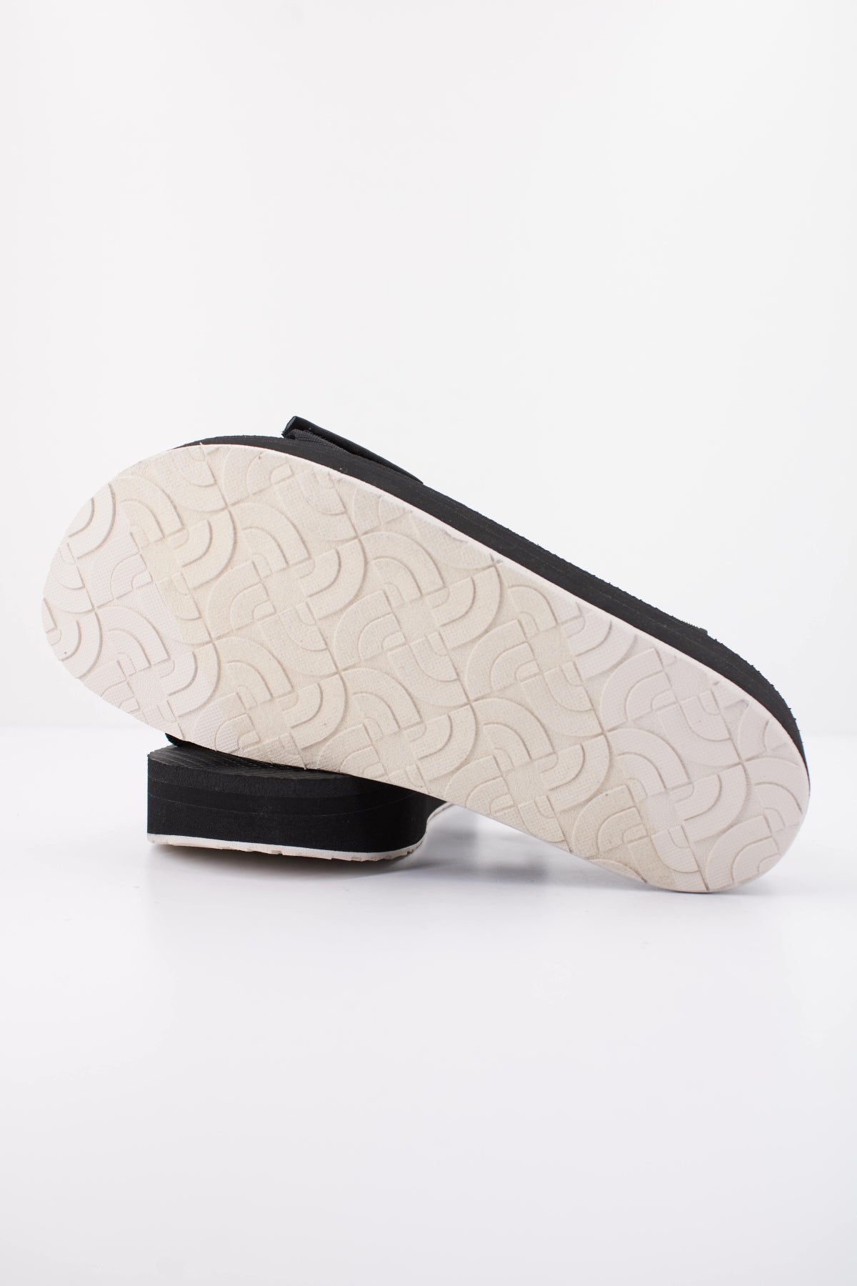 THE NORTH FACE W SKEENA PLATFORM TNF en color NEGRO  (5)