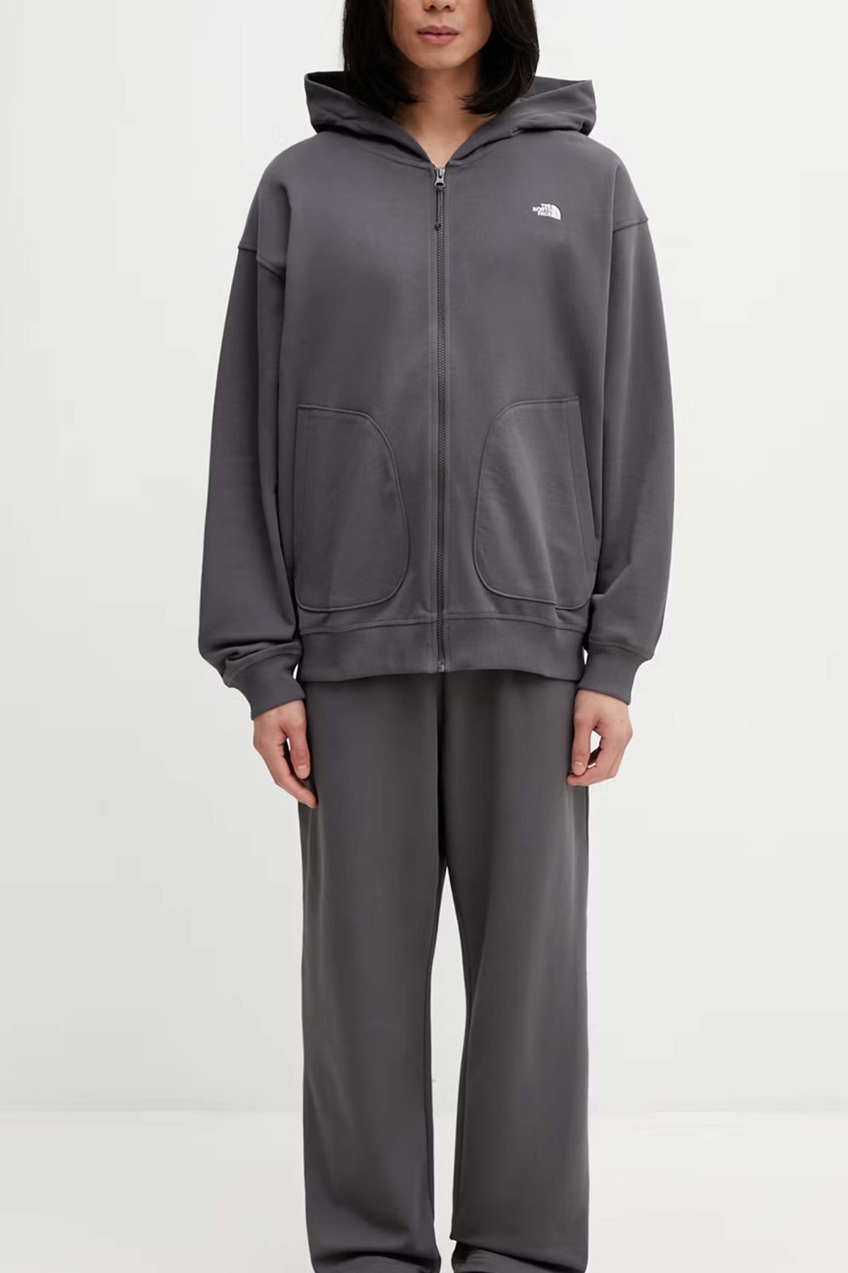 THE NORTH FACE NFAGQGRHI en color GRIS  (1)