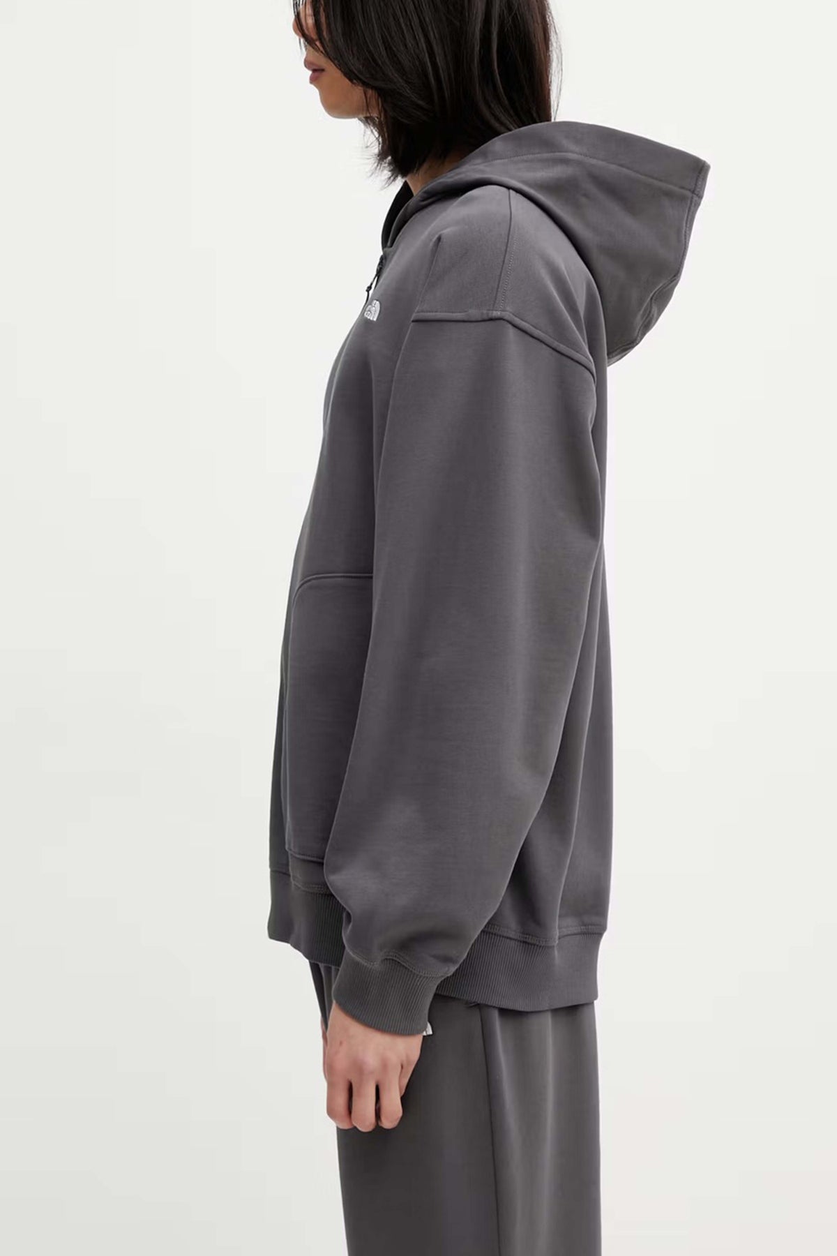 THE NORTH FACE NFAGQGRHI en color GRIS  (3)