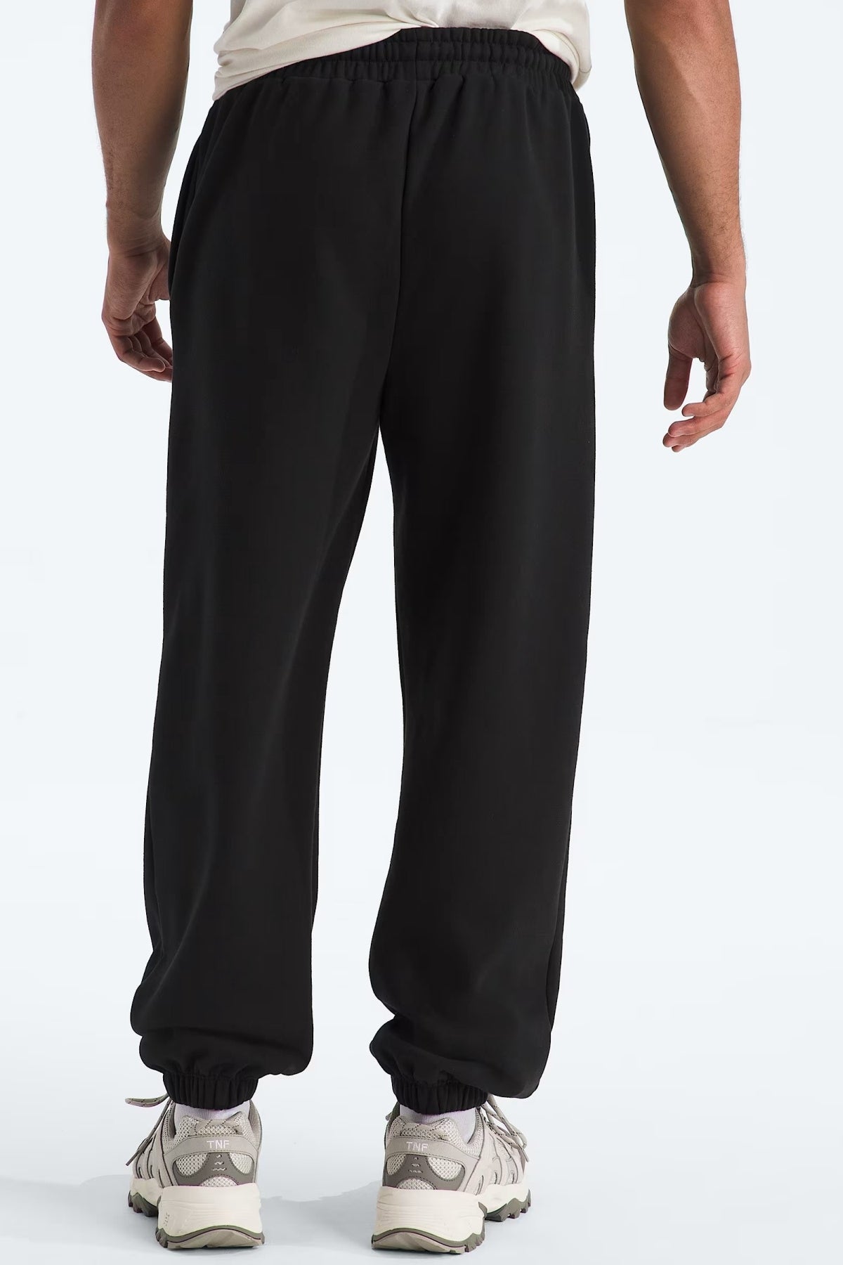 THE NORTH FACE M ESS SD RLX PANT en color NEGRO  (2)