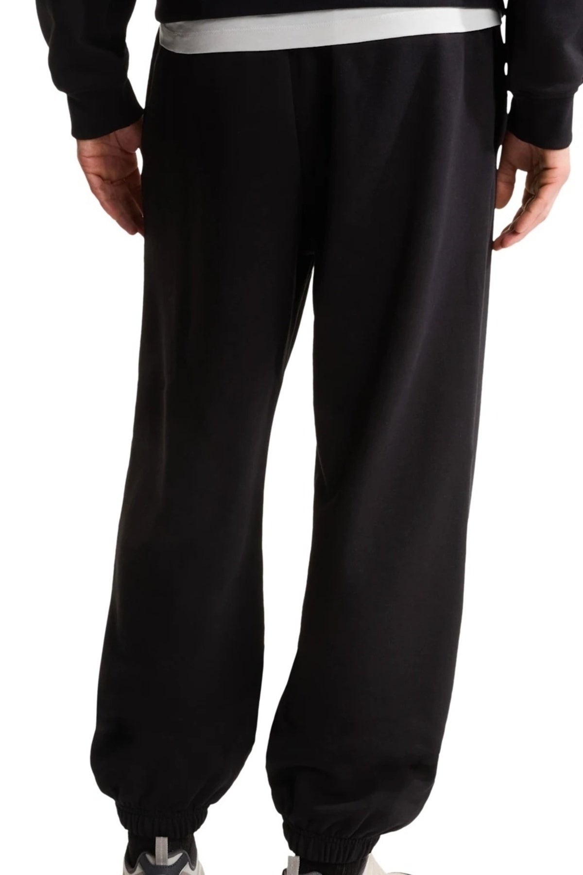 THE NORTH FACE M ESS TERRY SD RLX PANT en color NEGRO  (2)