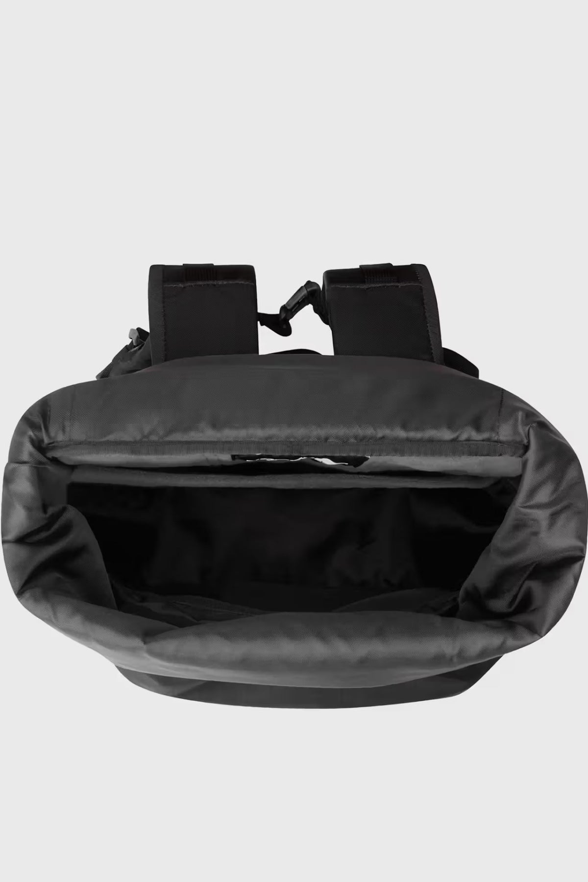 THE NORTH FACE BCV ROLLTOP BKP en color NEGRO  (3)