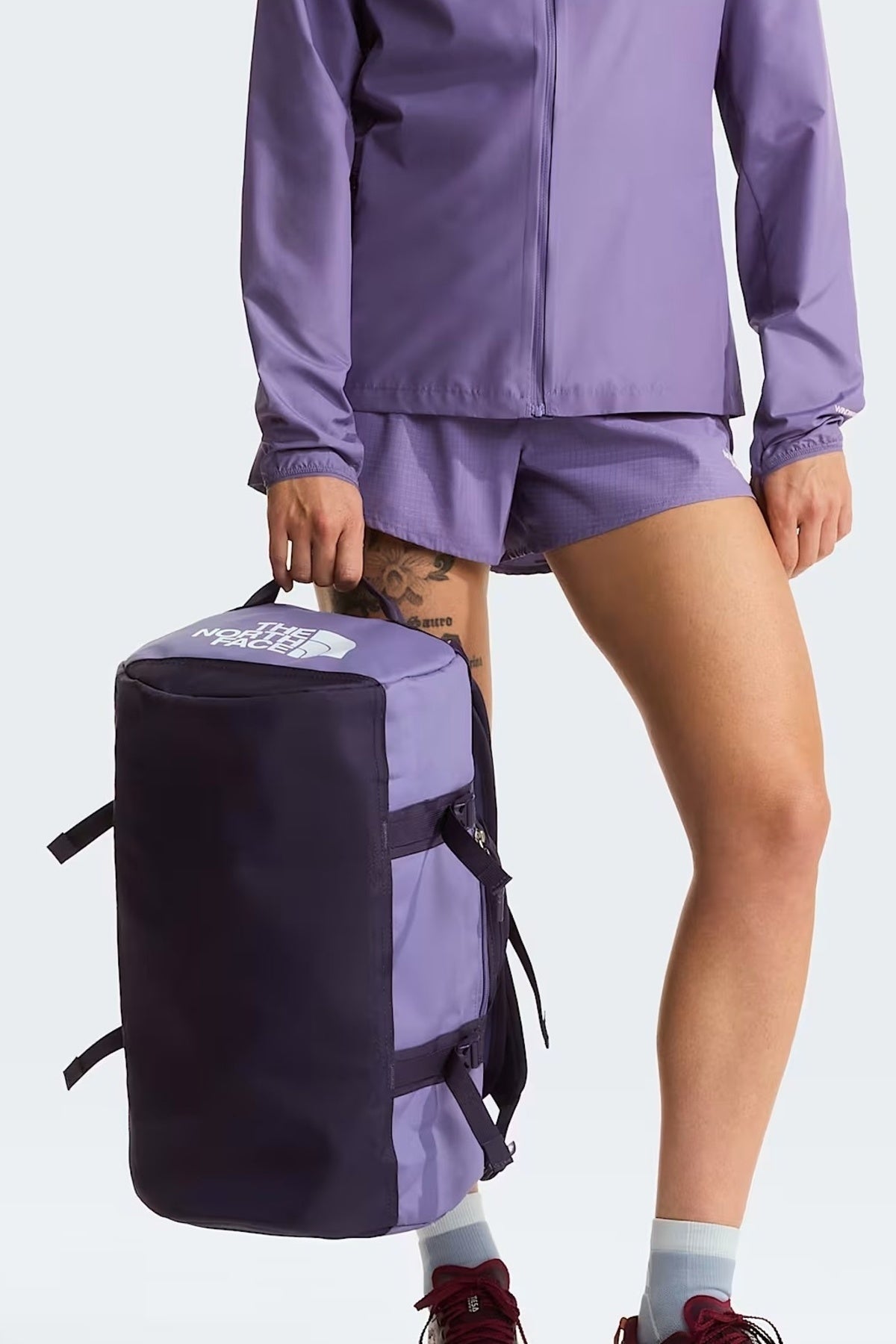 THE NORTH FACE BASE CAMP DUFFEL en color VIOLETA  (6)