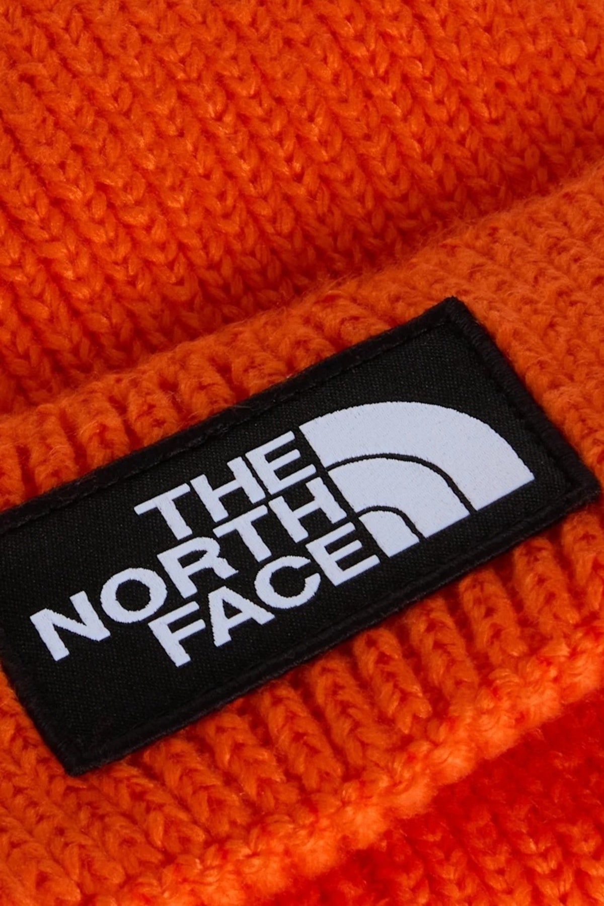 THE NORTH FACE TNF LOGO BOX CUFFED BNE en color NARANJA  (2)