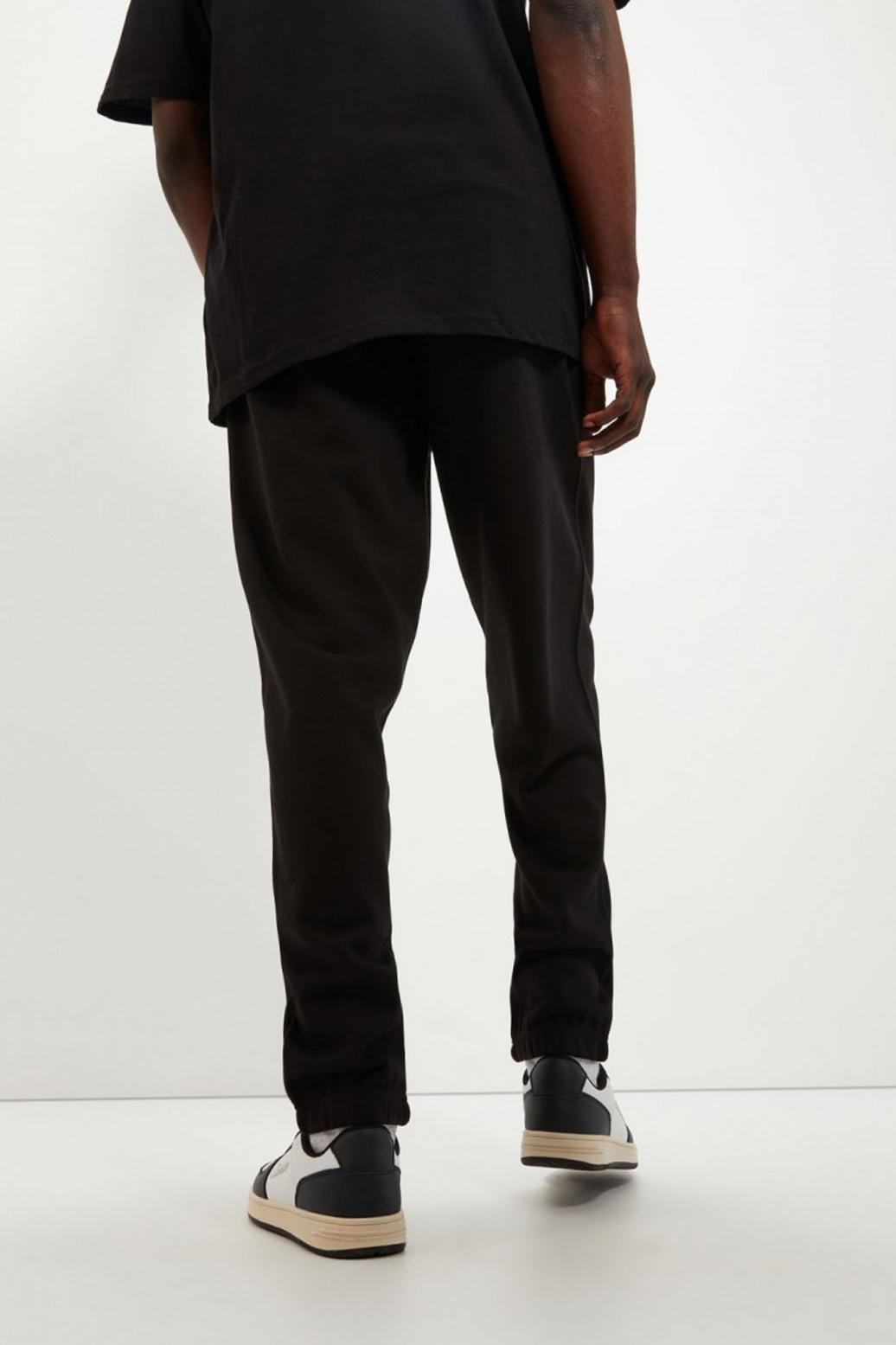 ELLESSE GARSI JOG PANT en color NEGRO  (3)