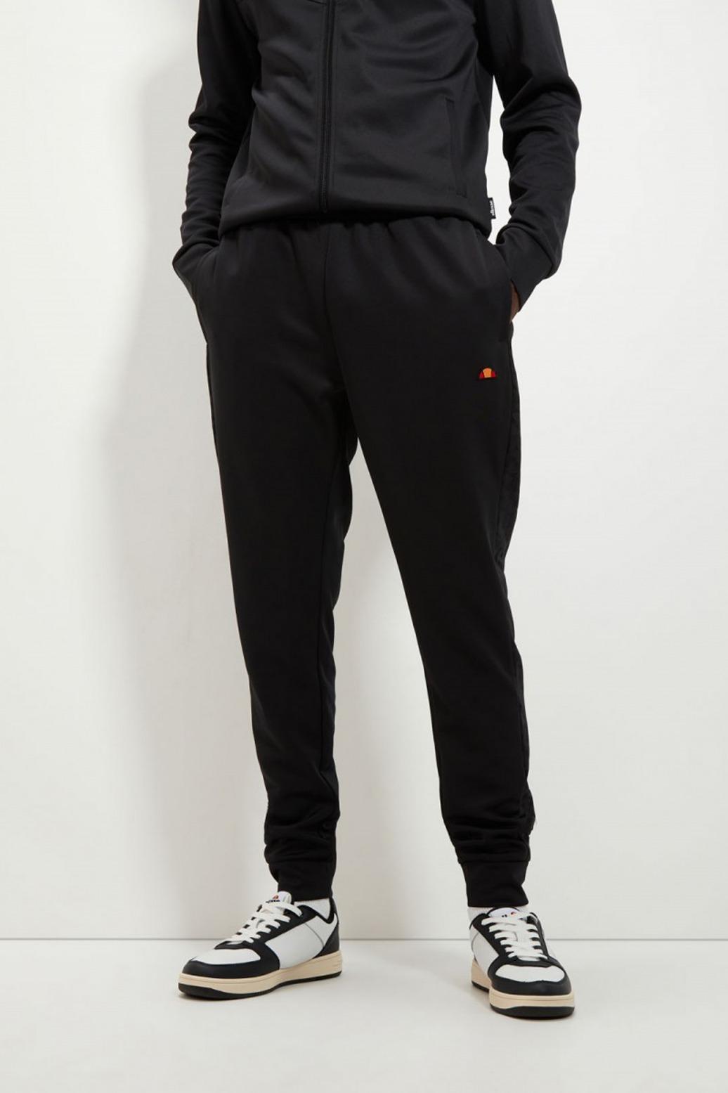 ELLESSE JARDIN TRACK PANT en color NEGRO  (1)