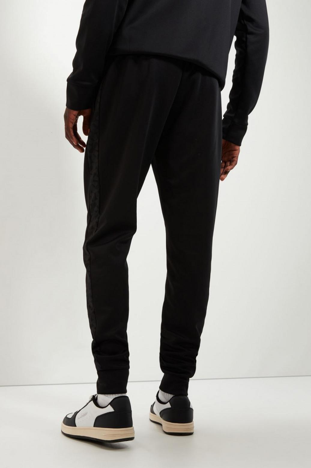 ELLESSE JARDIN TRACK PANT en color NEGRO  (3)