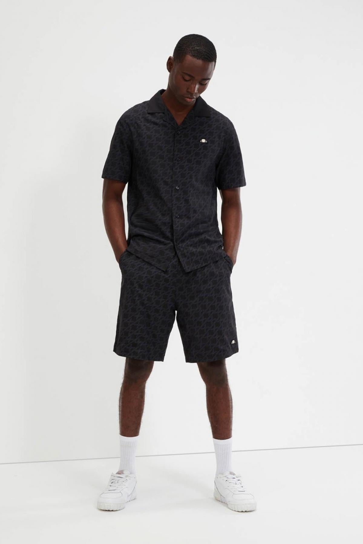 ELLESSE ALENZO SHORT  INCH en color NEGRO  (2)
