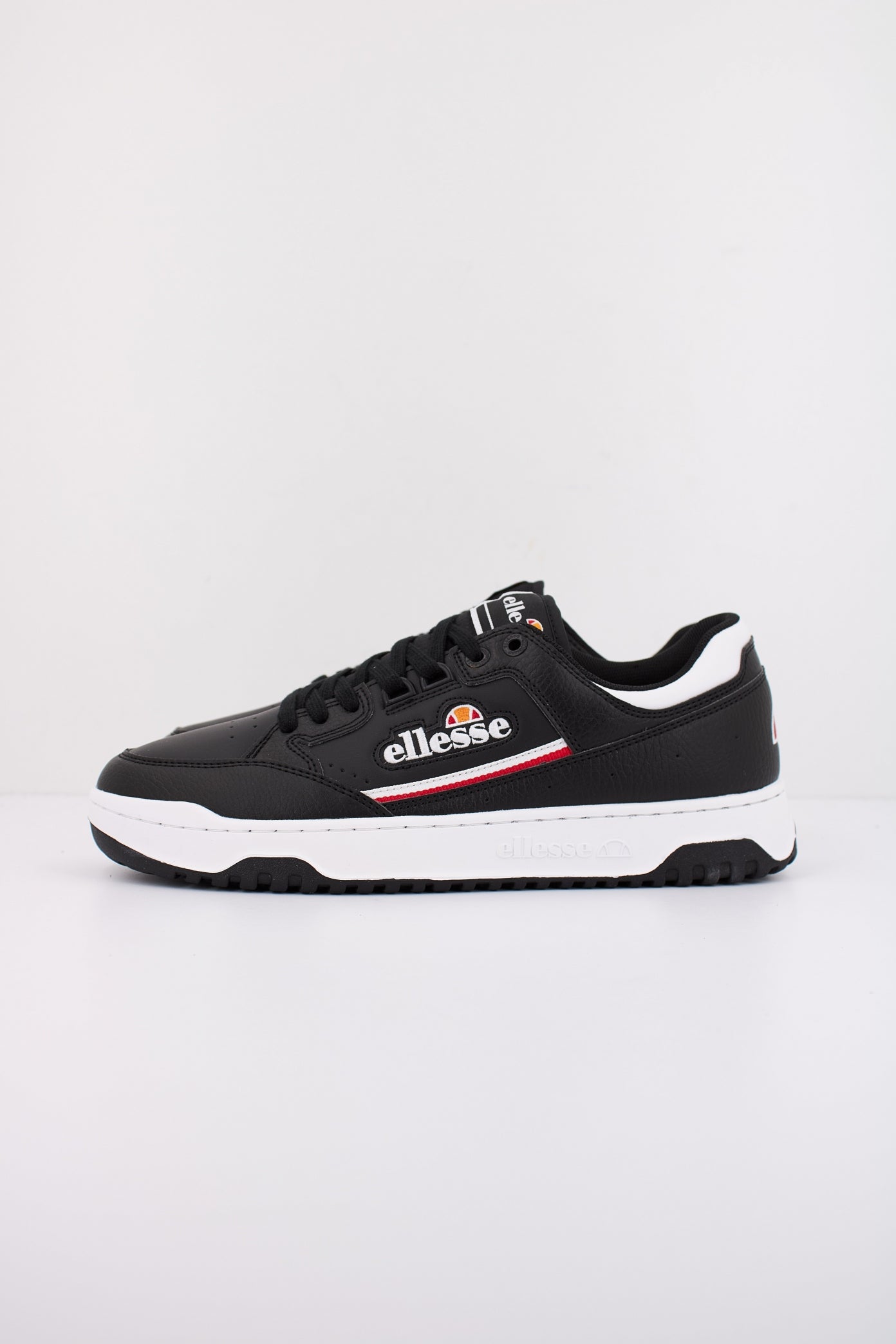 ELLESSE SHVF en color NEGRO  (1)