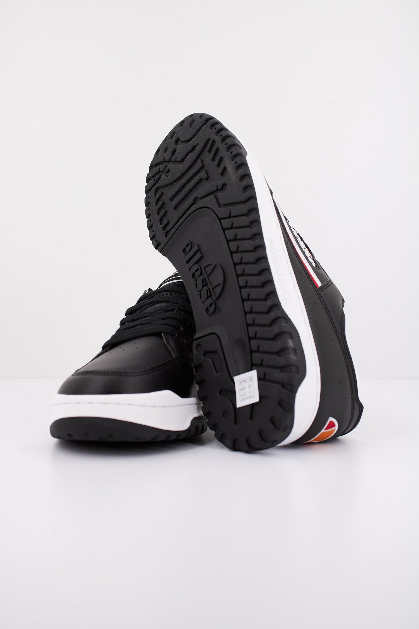 ELLESSE SHVF en color NEGRO  (5)