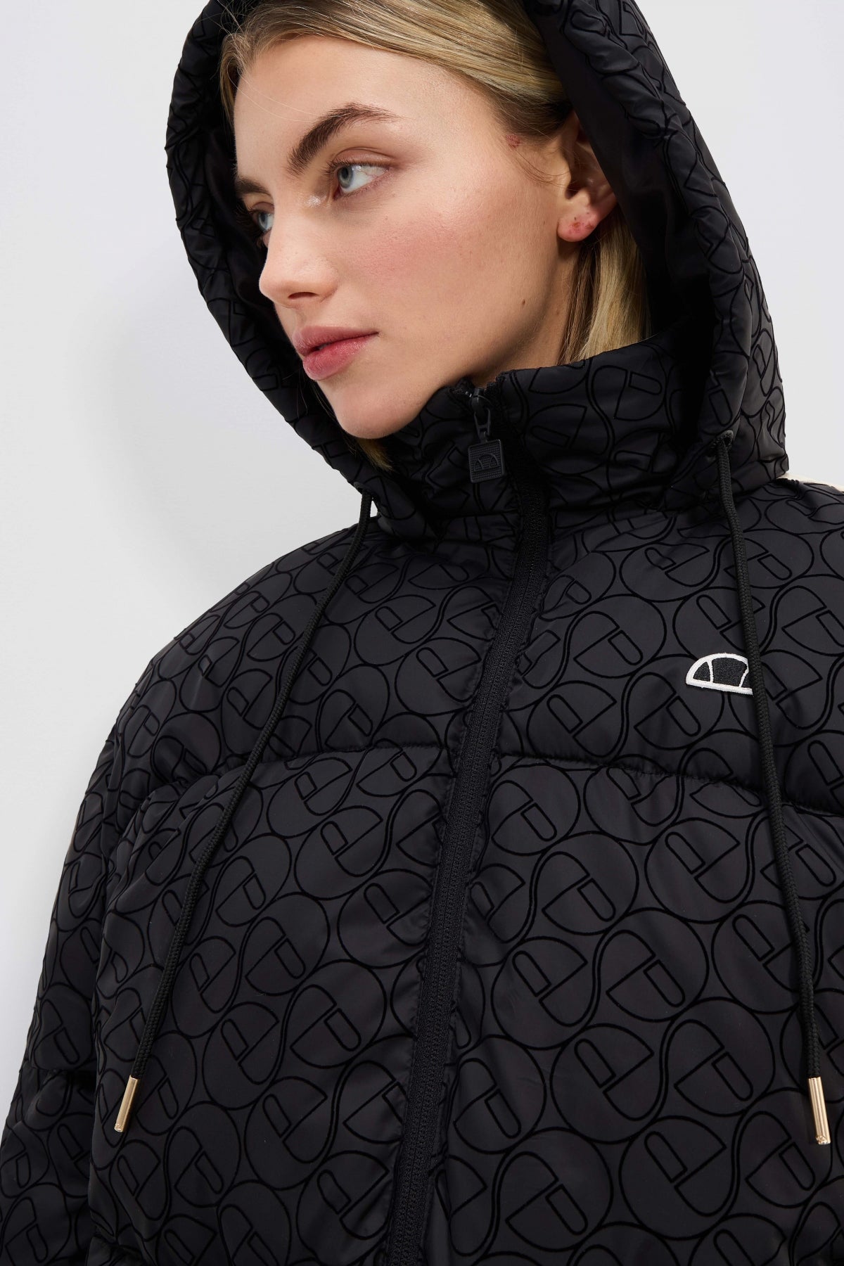 ELLESSE HONDO PADDED JACKET en color NEGRO  (2)
