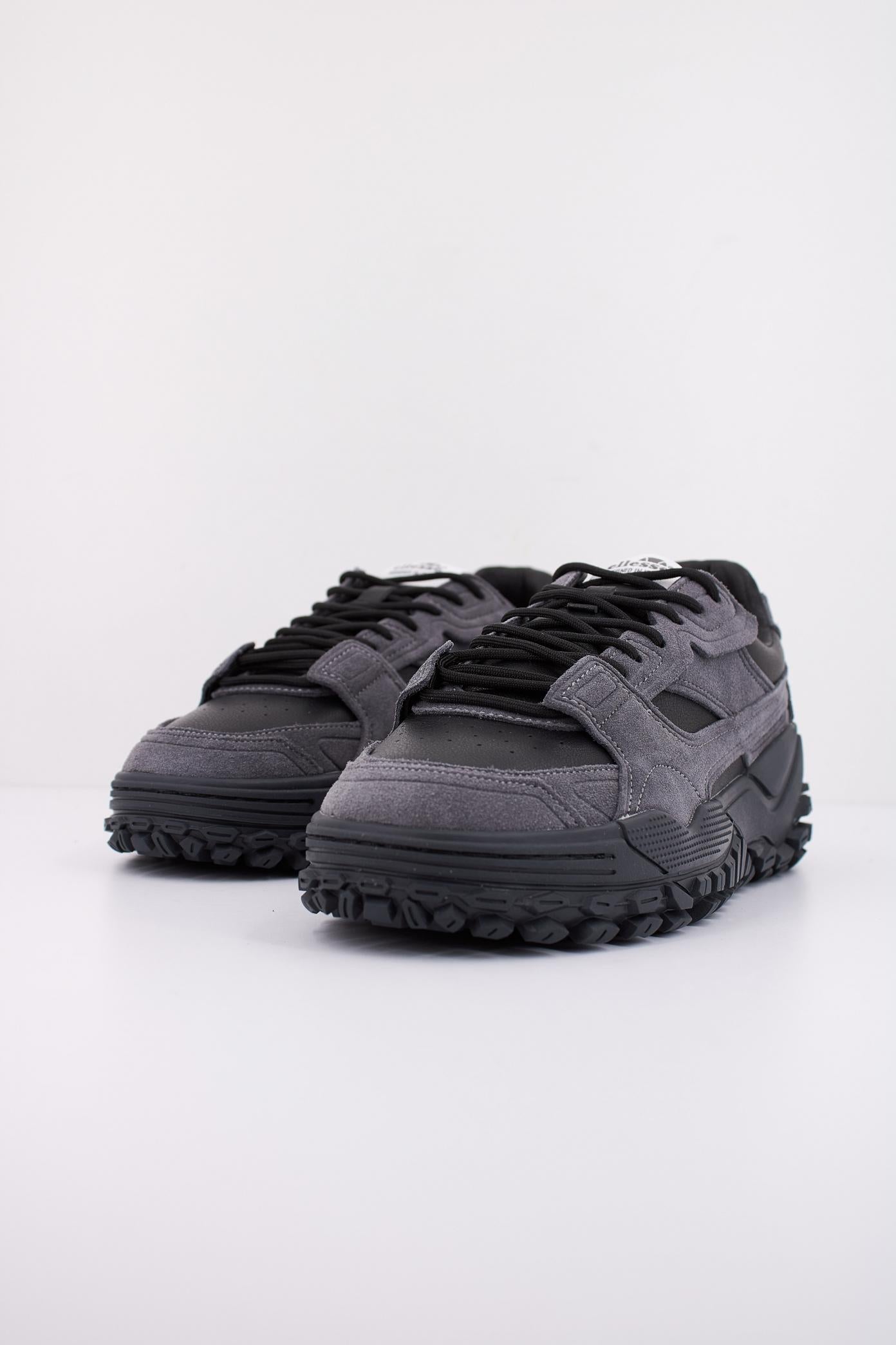 ELLESSE ELM en color NEGRO  (2)