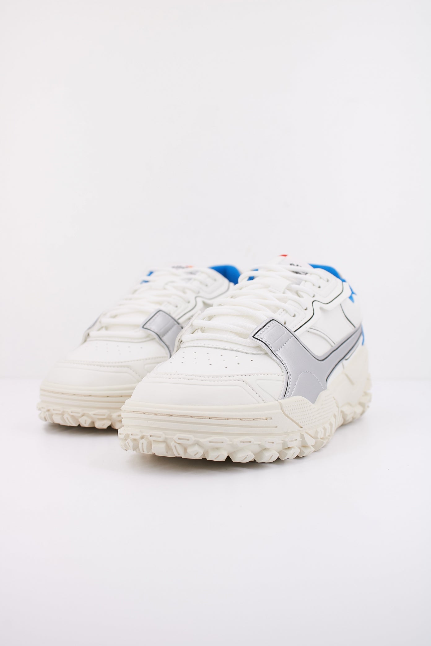 ELLESSE ELM  en color BLANCO  (2)