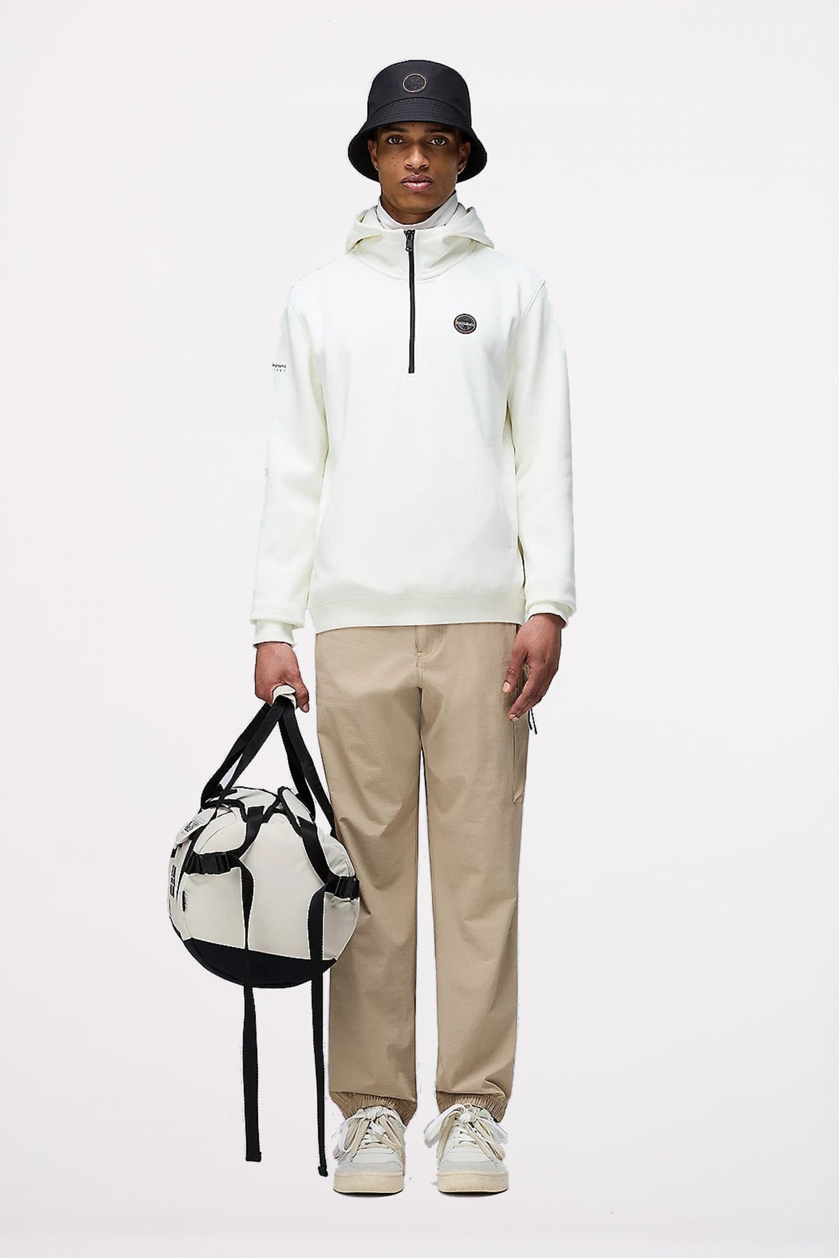 NAPAPIJRI B-BADGE en color BLANCO  (4)