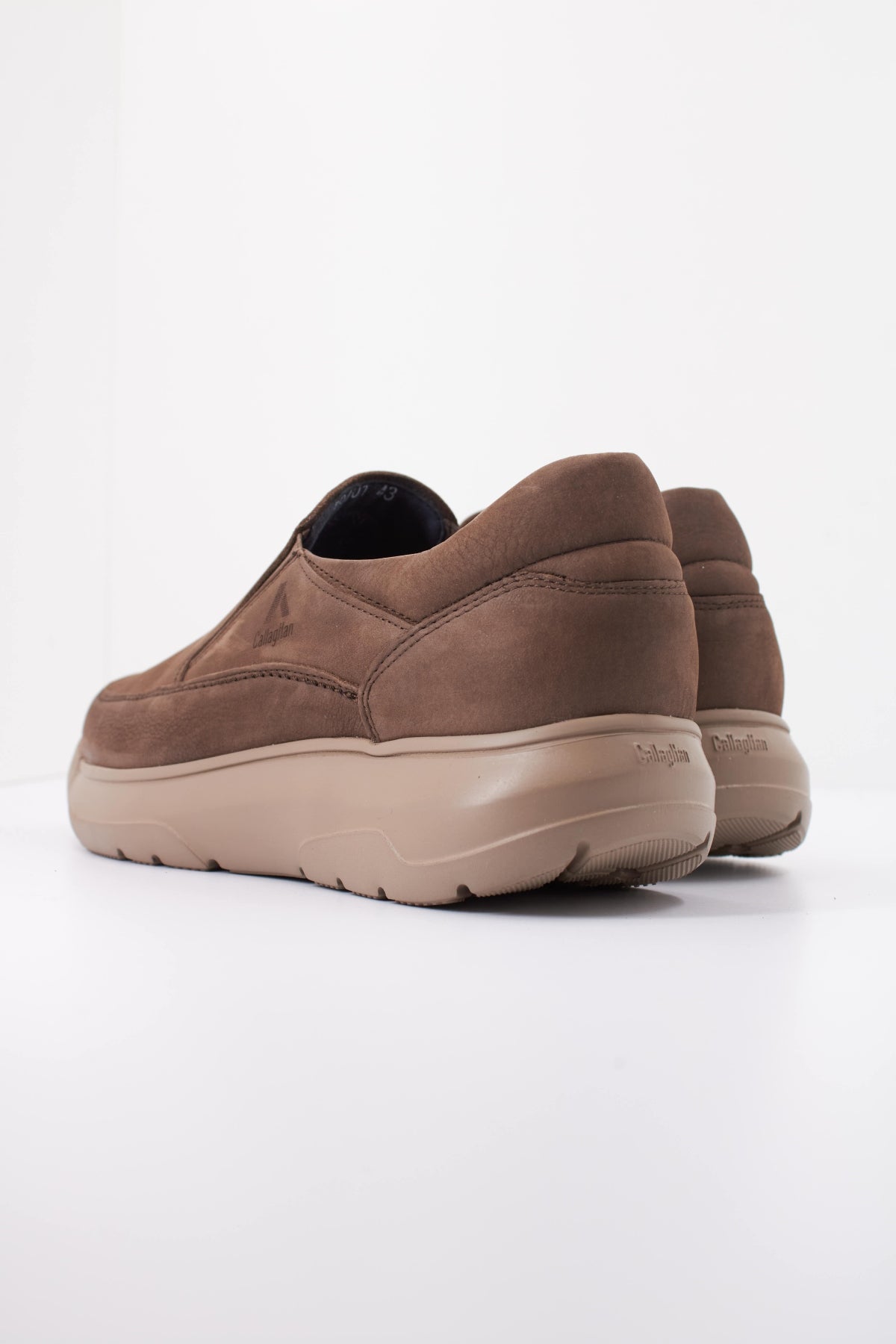 CALLAGHAN BUKARO TAUPE en color MARRON  (4)