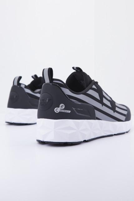 EMPORIO ARMANI  SNEAKER en color NEGRO  (3)