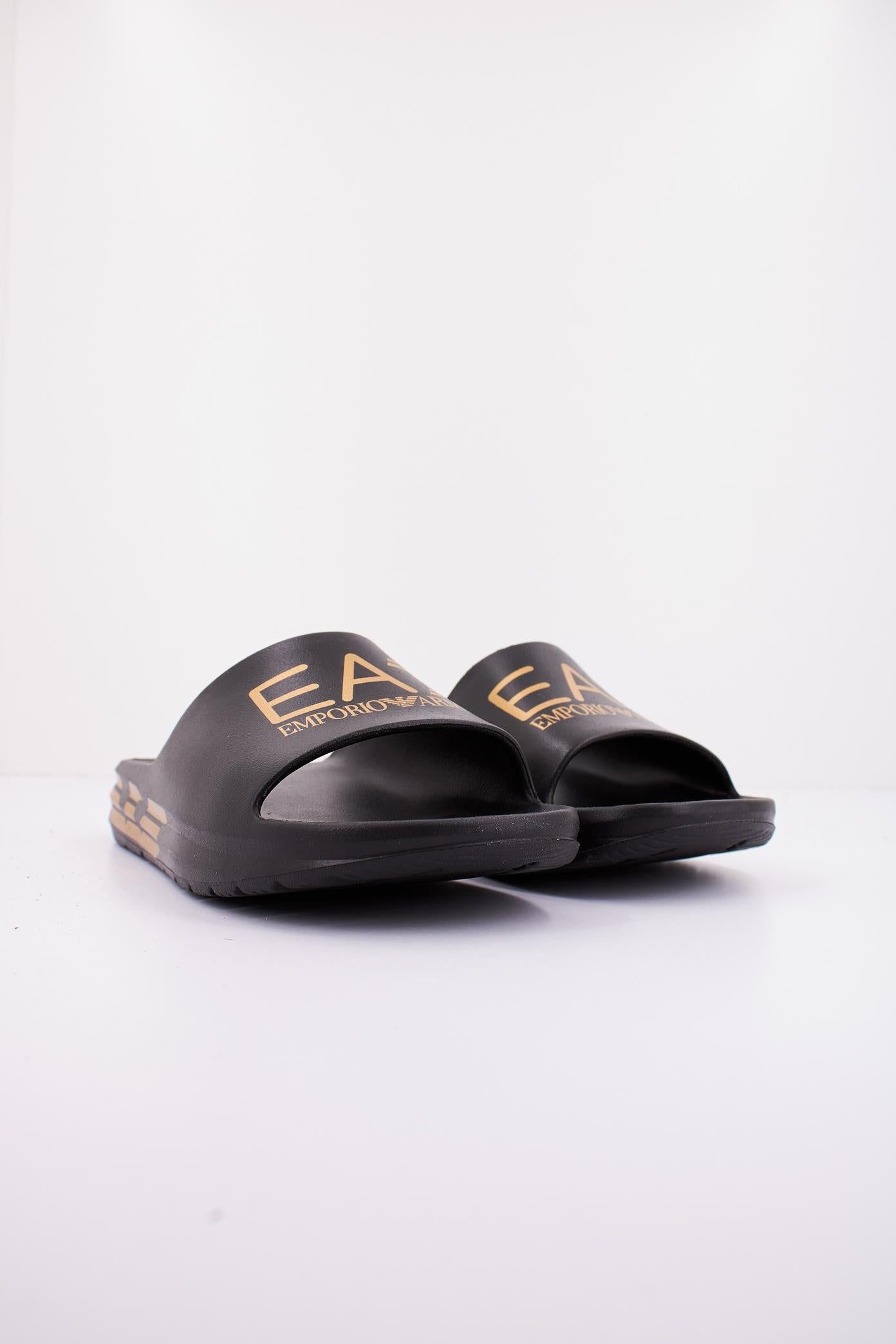 EMPORIO ARMANI XBP XK en color NEGRO  (2)