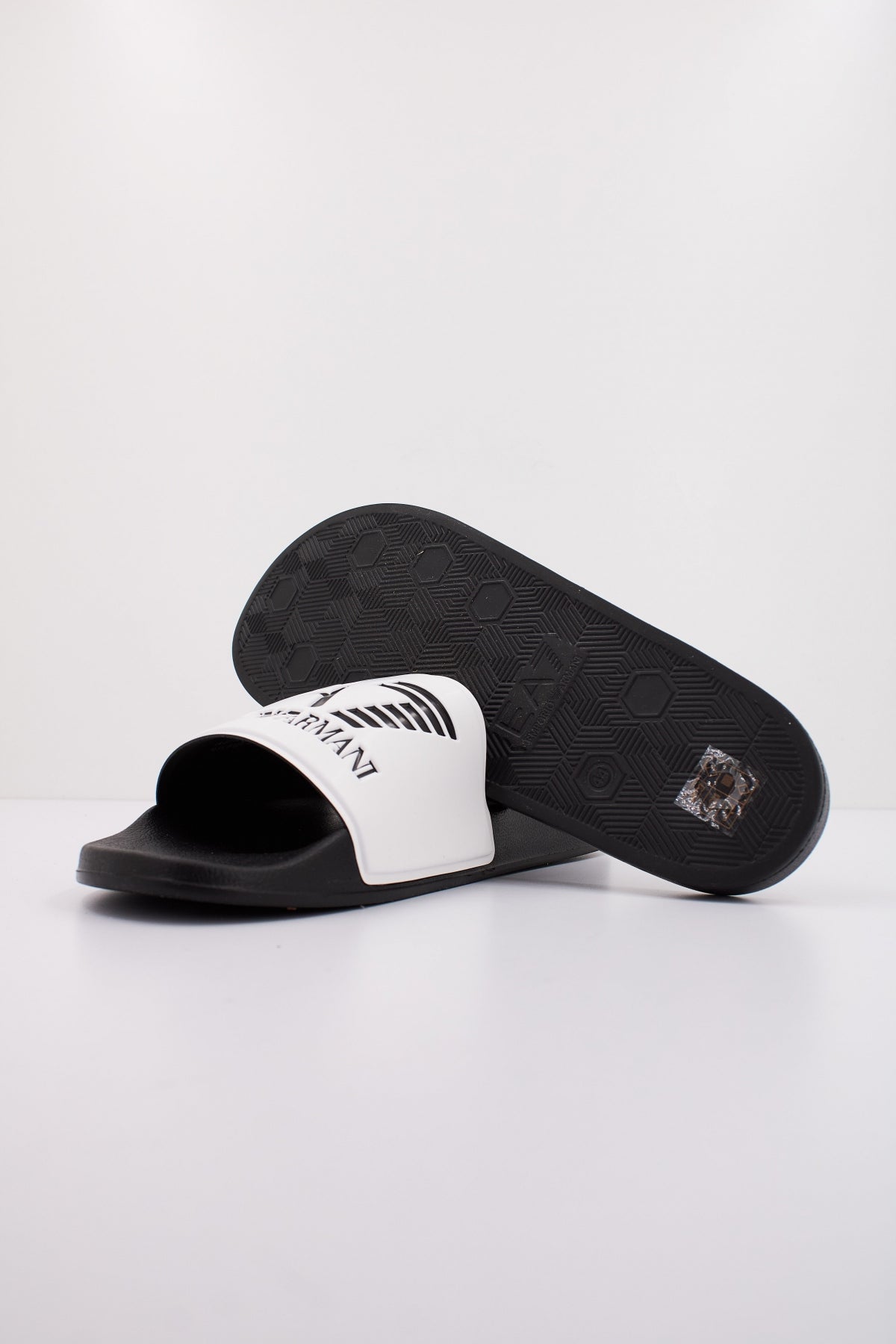 EMPORIO ARMANI SCARPE BEACHWEAR en color BLANCO  (5)