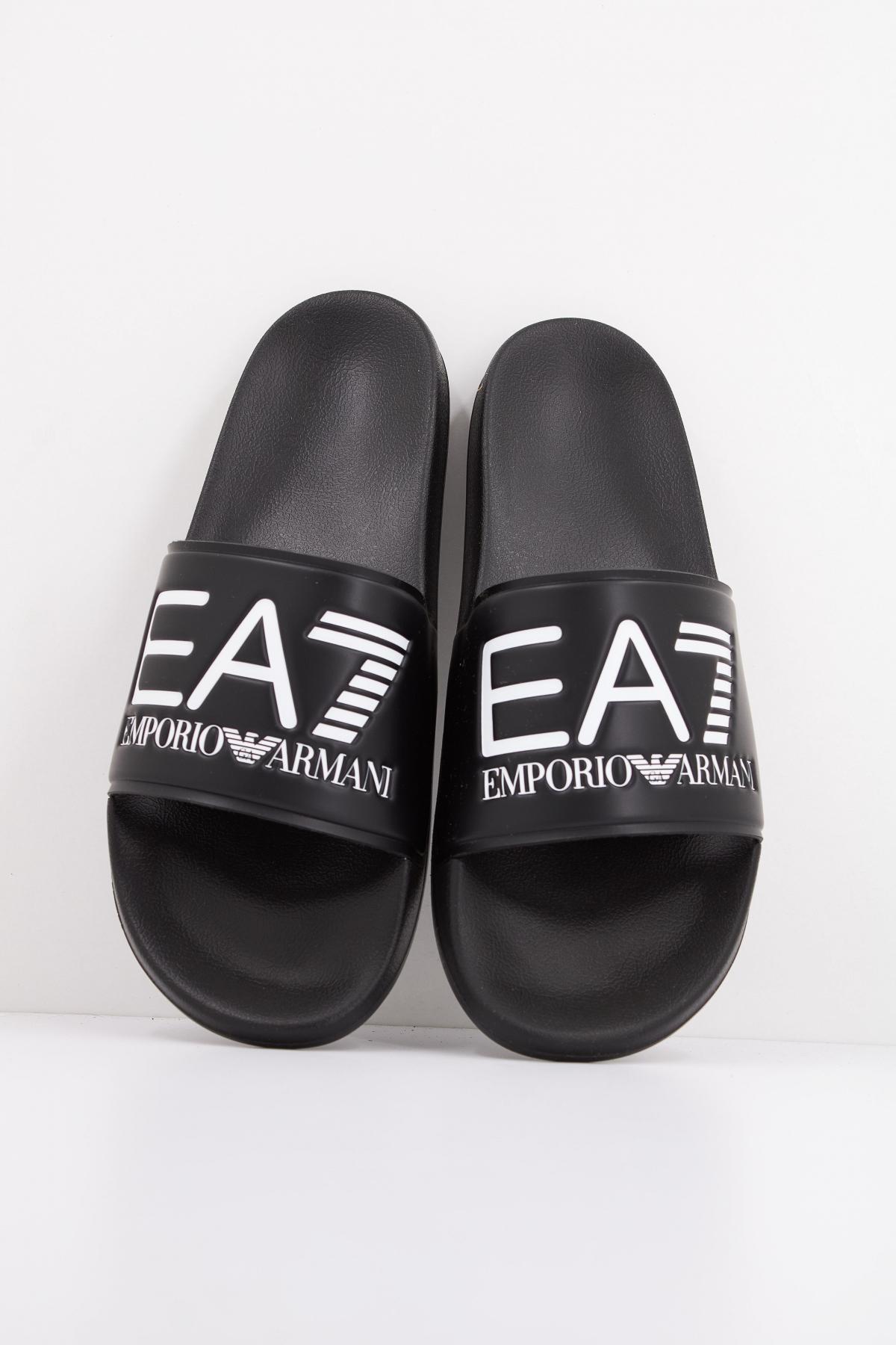 EMPORIO ARMANI SCARPE BEACHWEAR en color NEGRO  (3)