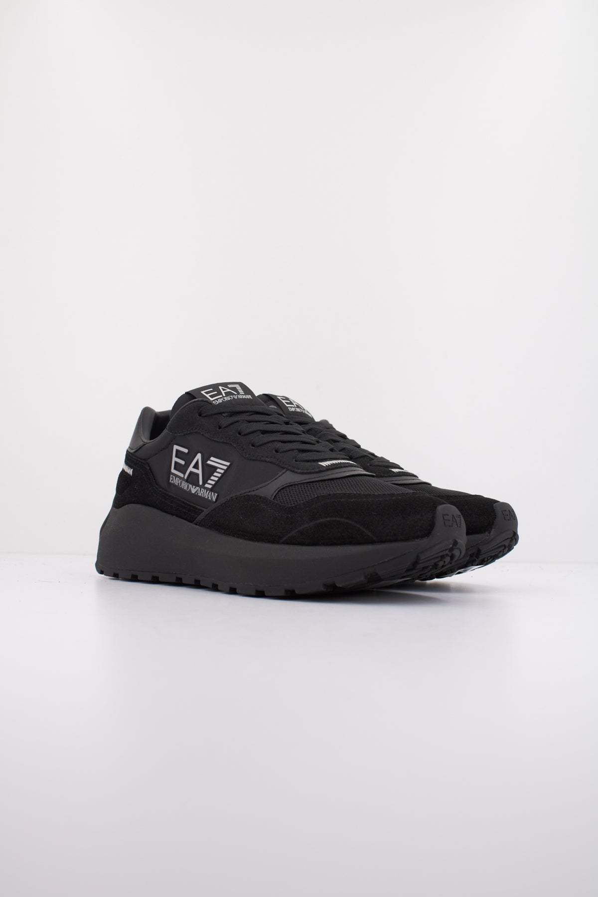EA BY EMPORIO ARMANI X en color NEGRO  (2)