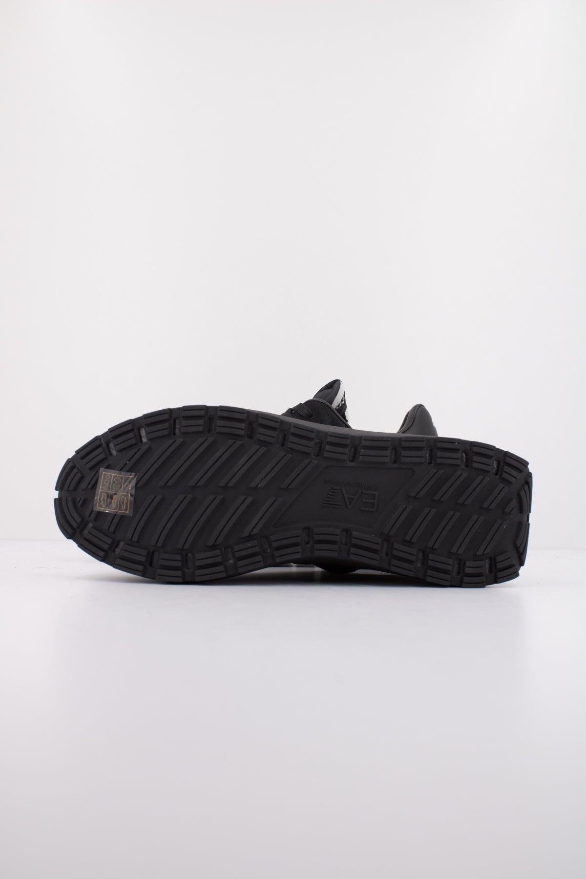 EA BY EMPORIO ARMANI X en color NEGRO  (5)