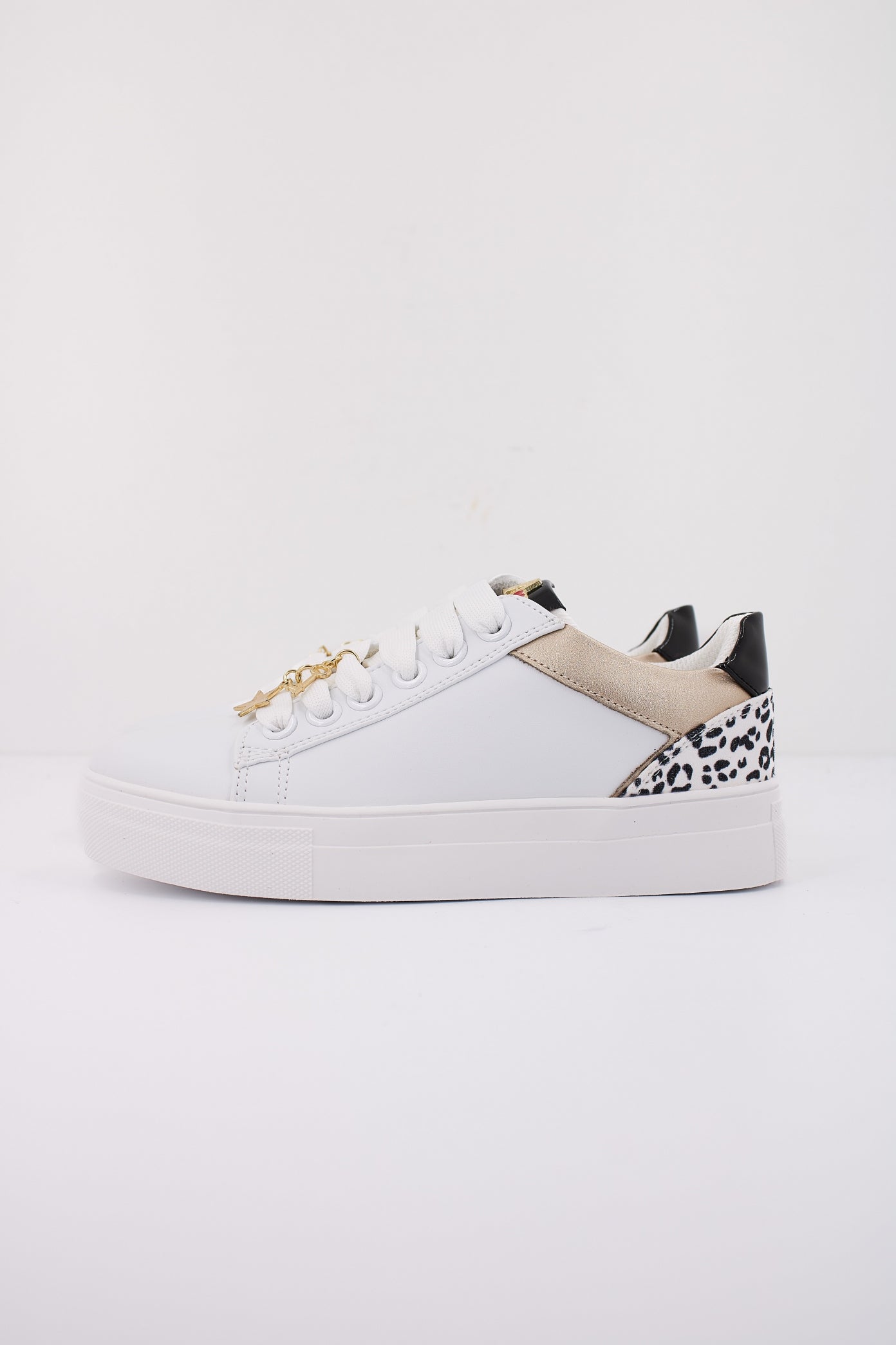 ASSO  SCARPA KRUG en color BLANCO  (1)