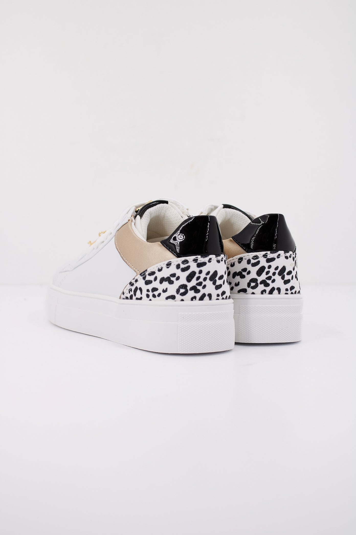 ASSO  SCARPA KRUG en color BLANCO  (4)