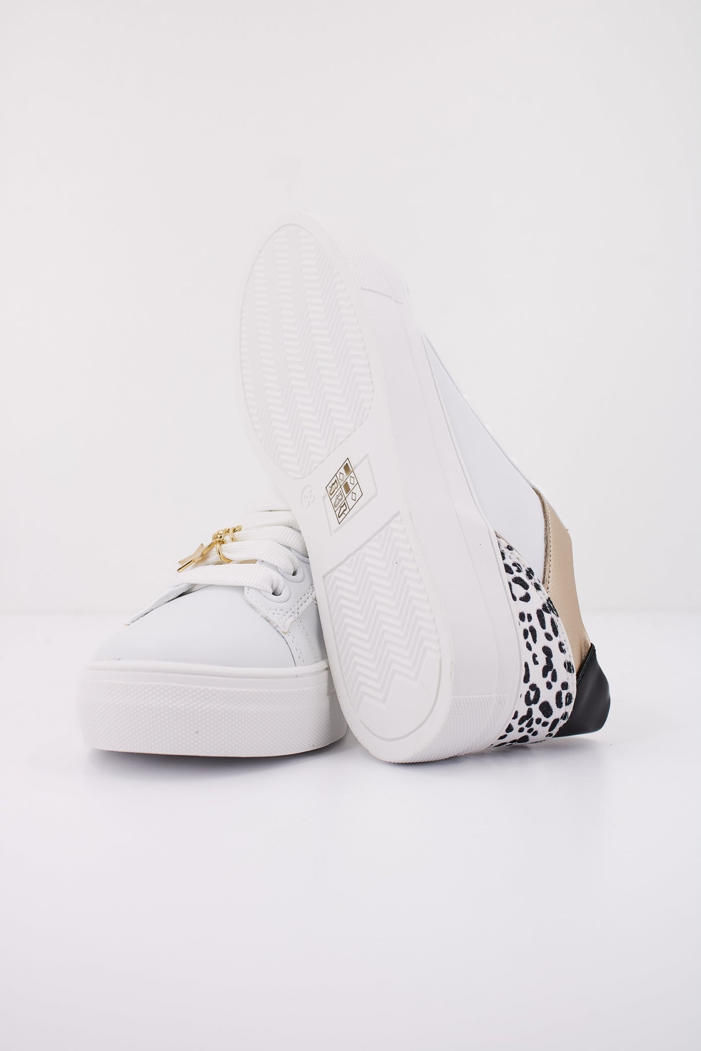ASSO  SCARPA KRUG en color BLANCO  (5)