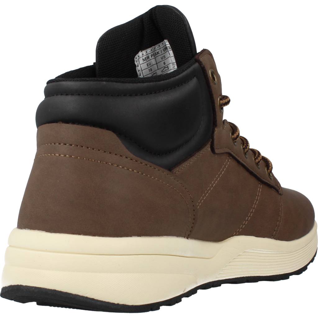 LEVI'S VPEAS NEW PEAK en color MARRON  (3)