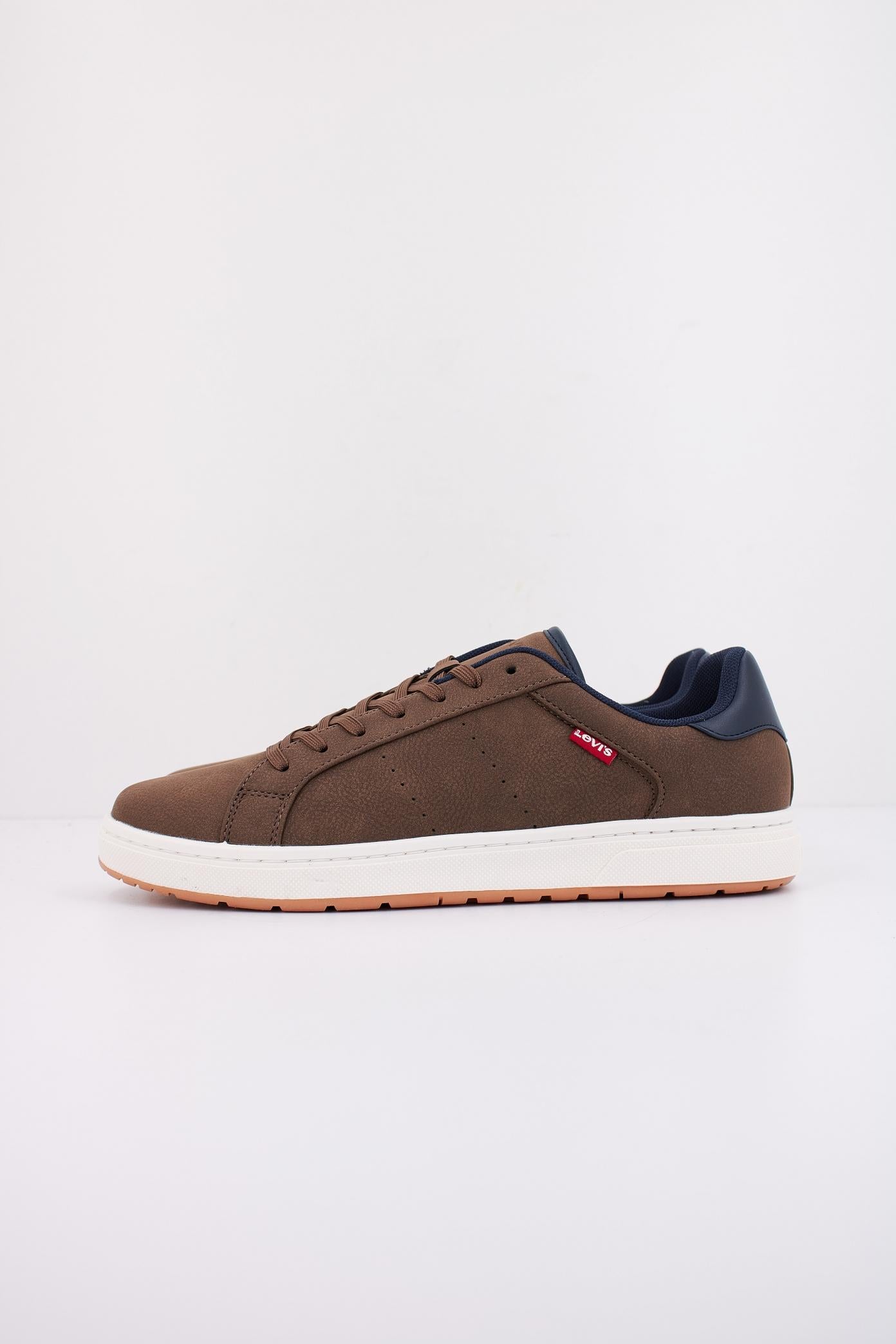 LEVI'S PIPER en color MARRON  (1)
