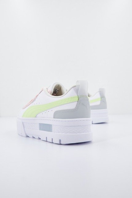 PUMA MAYZE LTH POP en color BLANCO  (3)