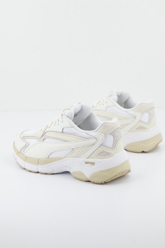 PUMA TEVERIS NITRO SELFLOVE  en color BEIS  (3)