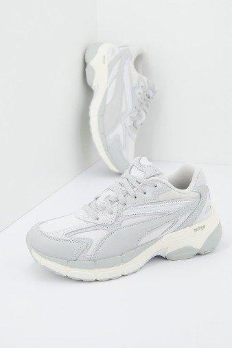 PUMA TEVERIS NITRO en color GRIS  (1)