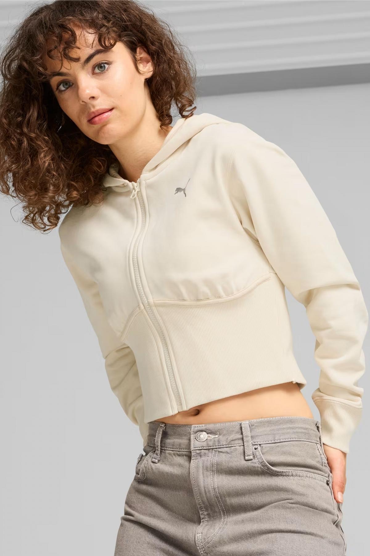 PUMA DARE TO CROPPED HOODIE en color BLANCO  (1)
