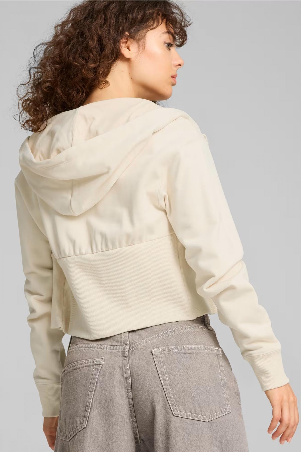 PUMA DARE TO CROPPED HOODIE en color BLANCO  (3)