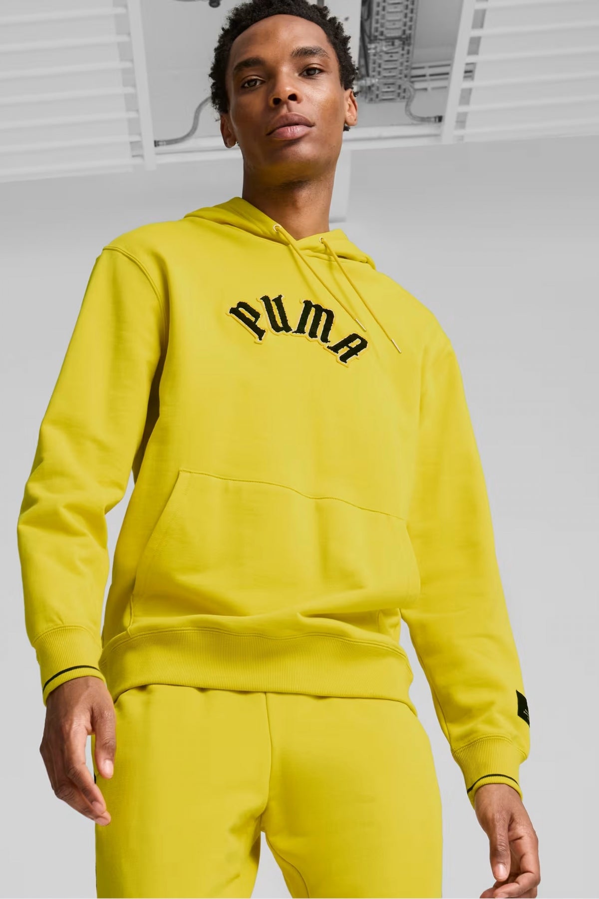PUMA CLASSICS PLAY PARIS HOODIE JUNIOR en color AMARILLO  (1)