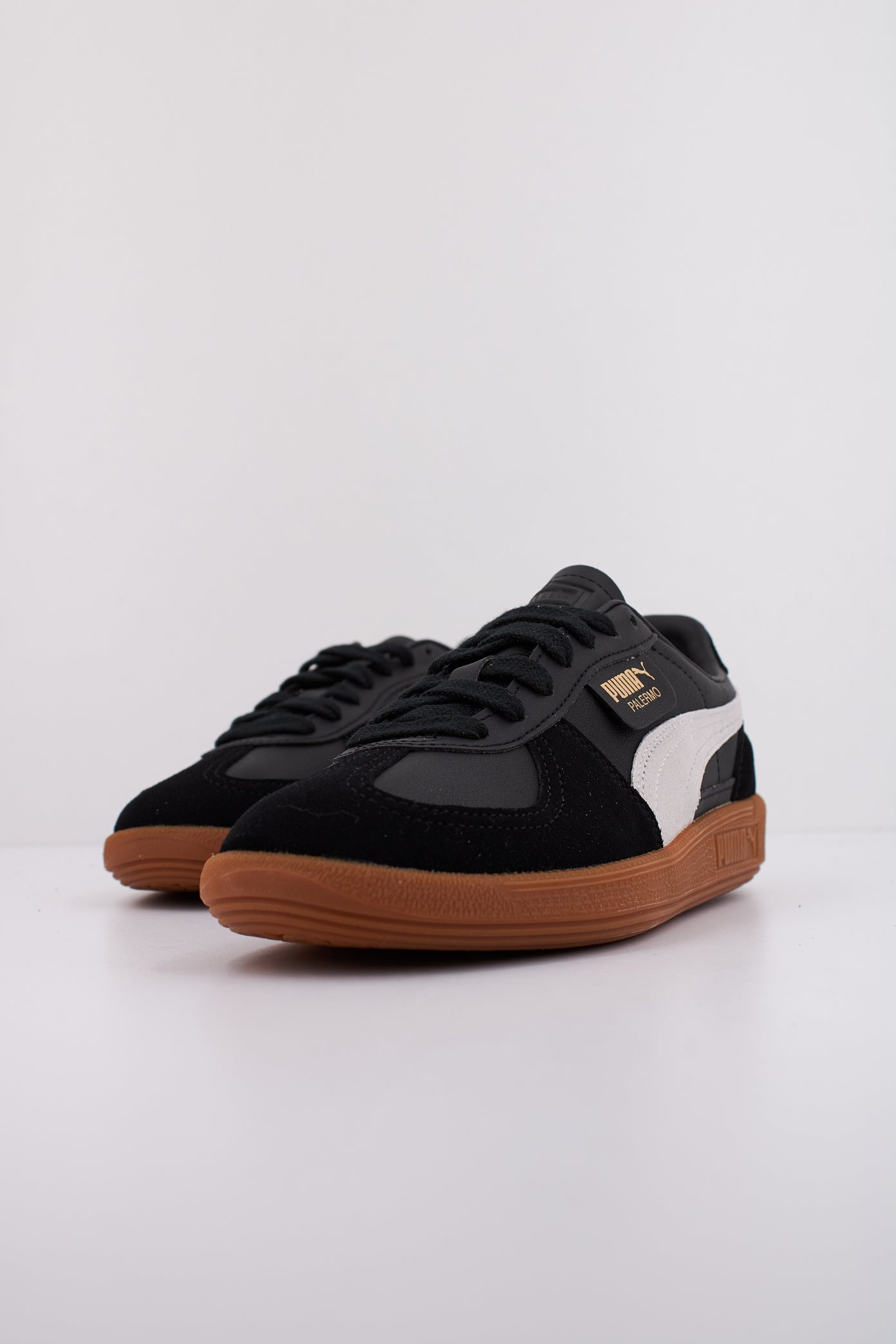 PUMA PALERMO LTH en color NEGRO  (2)